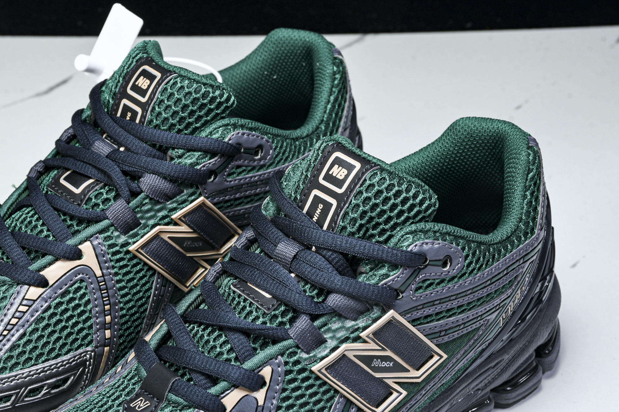 New Balance 1906系列复古老爹风休闲运动慢跑鞋 M1906RZM #YZ010#鞋款灵感源