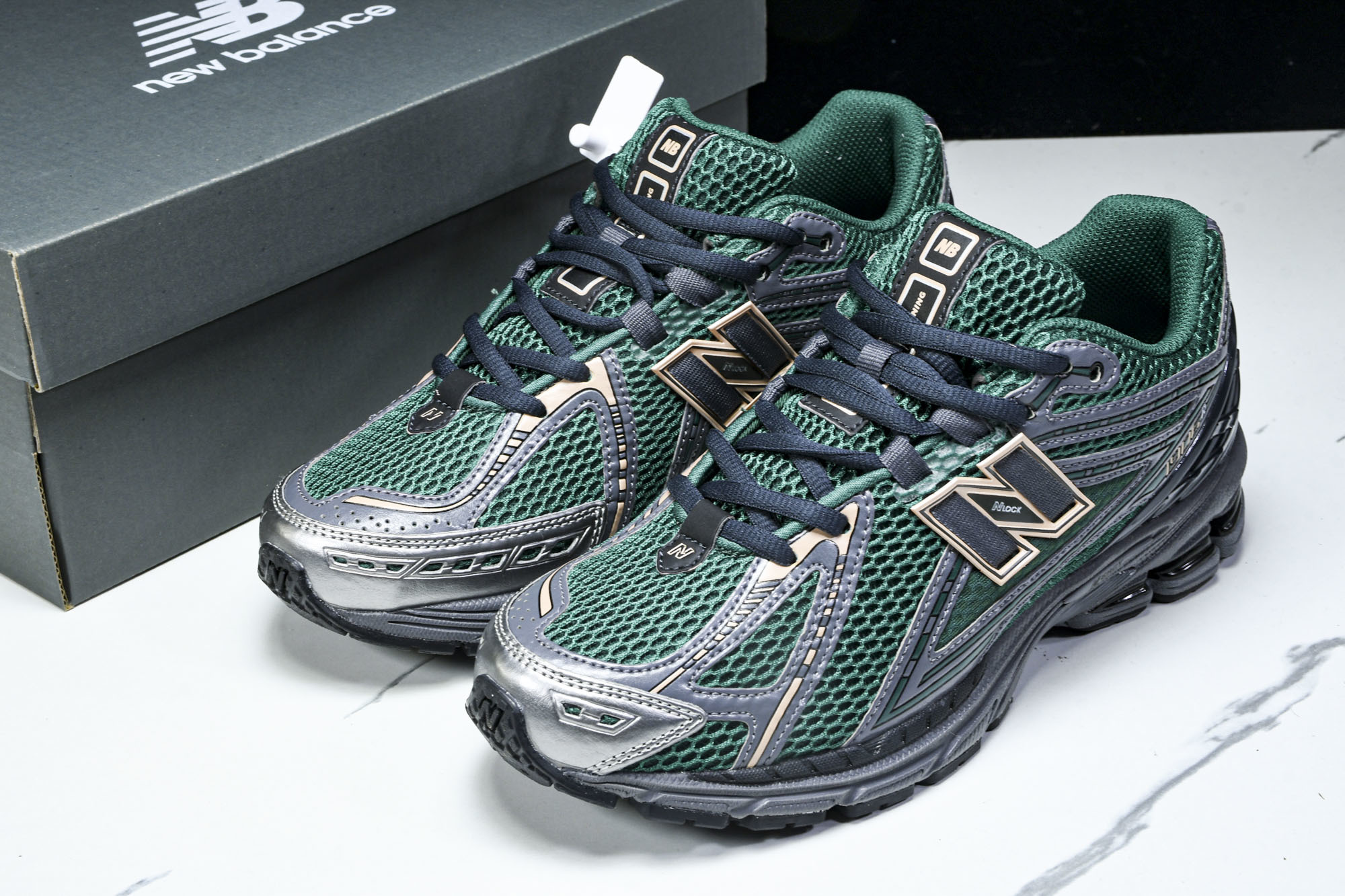 New Balance 1906系列复古老爹风休闲运动慢跑鞋 M1906RZM #YZ010#鞋款灵感源