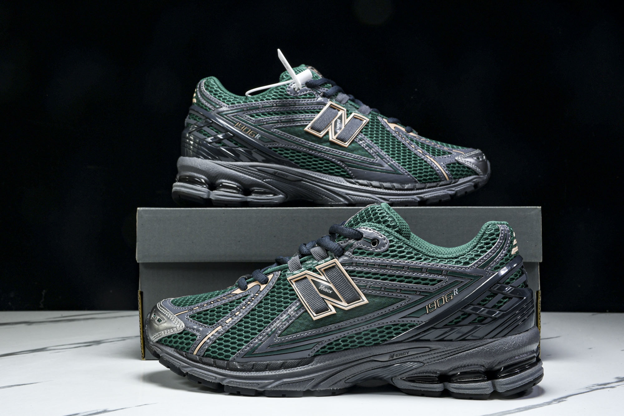 New Balance 1906系列复古老爹风休闲运动慢跑鞋 M1906RZM #YZ010#鞋款灵感源