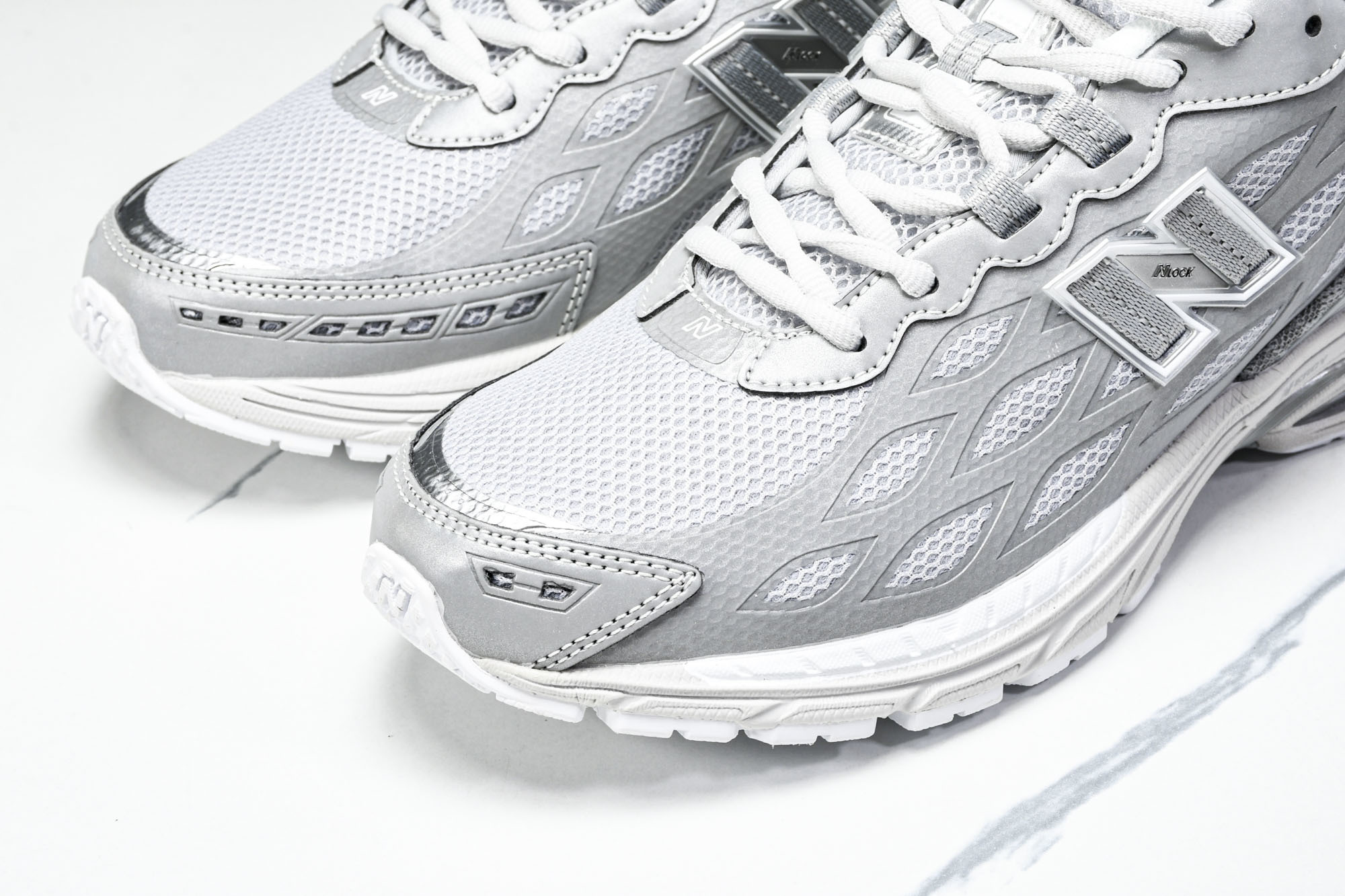 New Balance 1906系列复古老爹风休闲运动慢跑鞋 M1906WFE #YZ010#鞋款灵感源