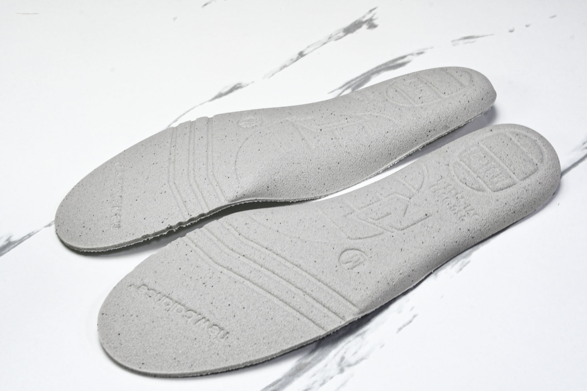 New Balance 1906系列复古老爹风休闲运动慢跑鞋 U1906AAF #YZ010#鞋款灵感源