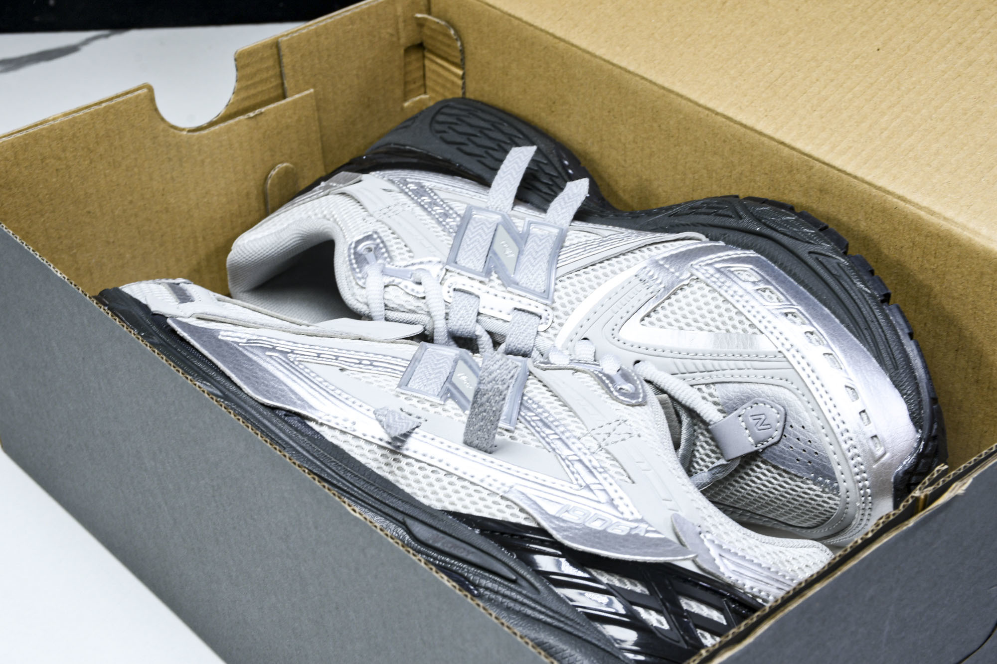 New Balance 1906系列复古老爹风休闲运动慢跑鞋 U1906AAF #YZ010#鞋款灵感源
