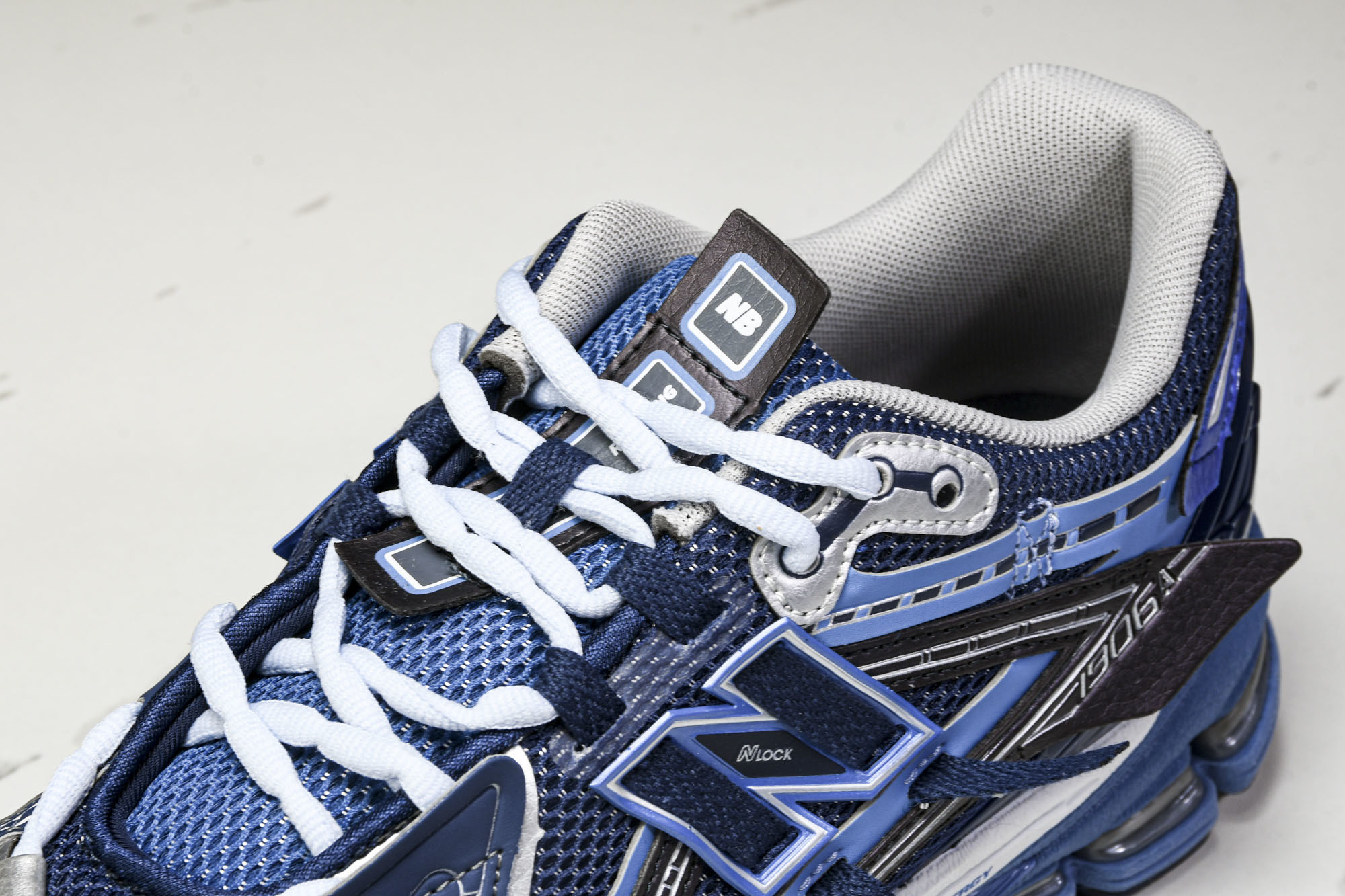New Balance 1906系列复古老爹风休闲运动慢跑鞋 U1906AB #YZ010#鞋款灵感源自