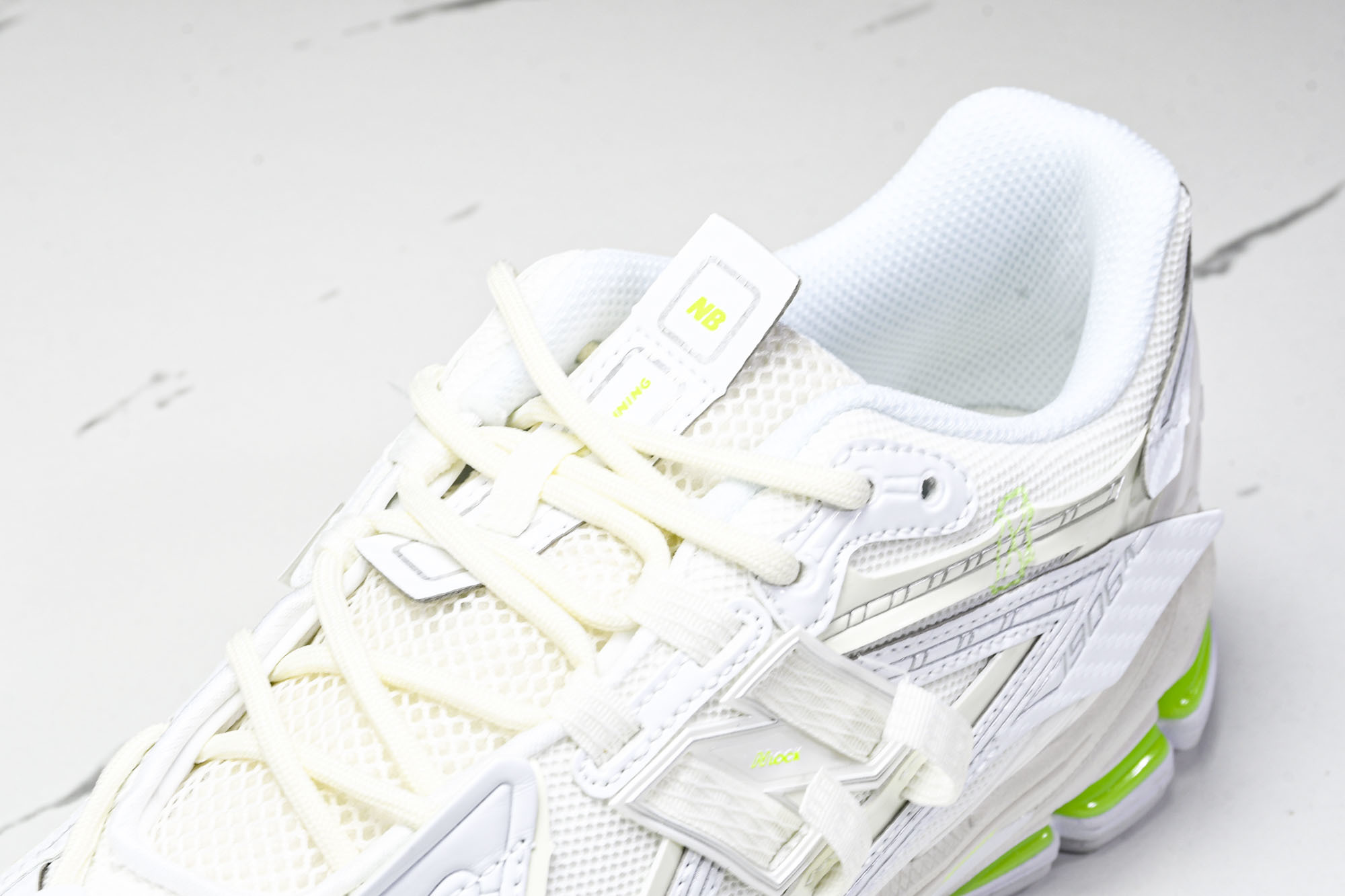 New Balance 1906系列复古老爹风休闲运动慢跑鞋 U1906AE #YZ010#鞋款灵感源自