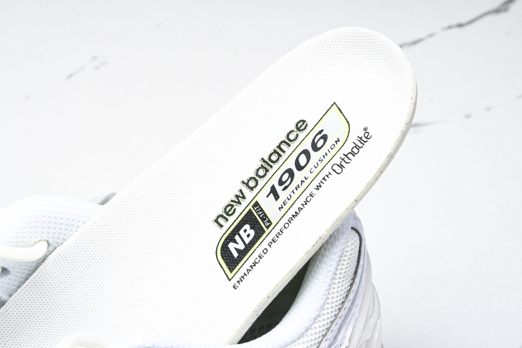 New Balance 1906系列复古老爹风休闲运动慢跑鞋 U1906AE #YZ010#鞋款灵感源自