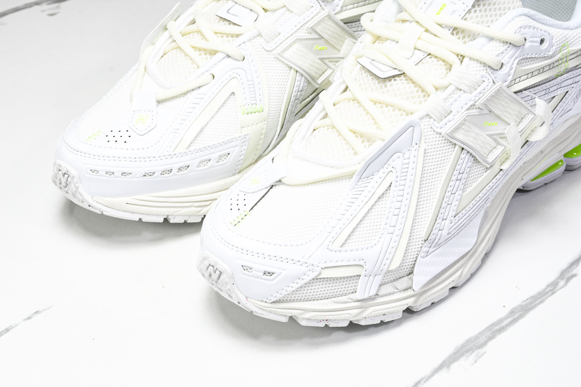 New Balance 1906系列复古老爹风休闲运动慢跑鞋 U1906AE #YZ010#鞋款灵感源自