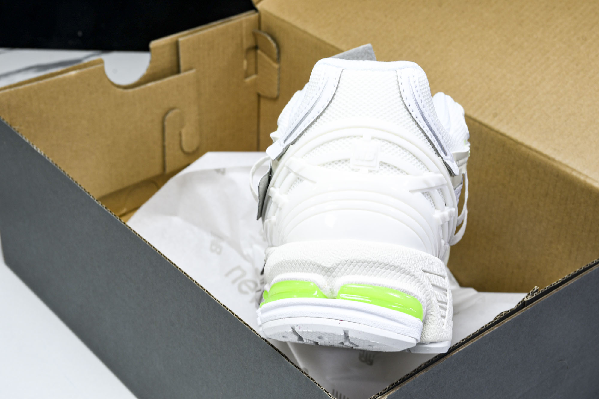 New Balance 1906系列复古老爹风休闲运动慢跑鞋 U1906AE #YZ010#鞋款灵感源自