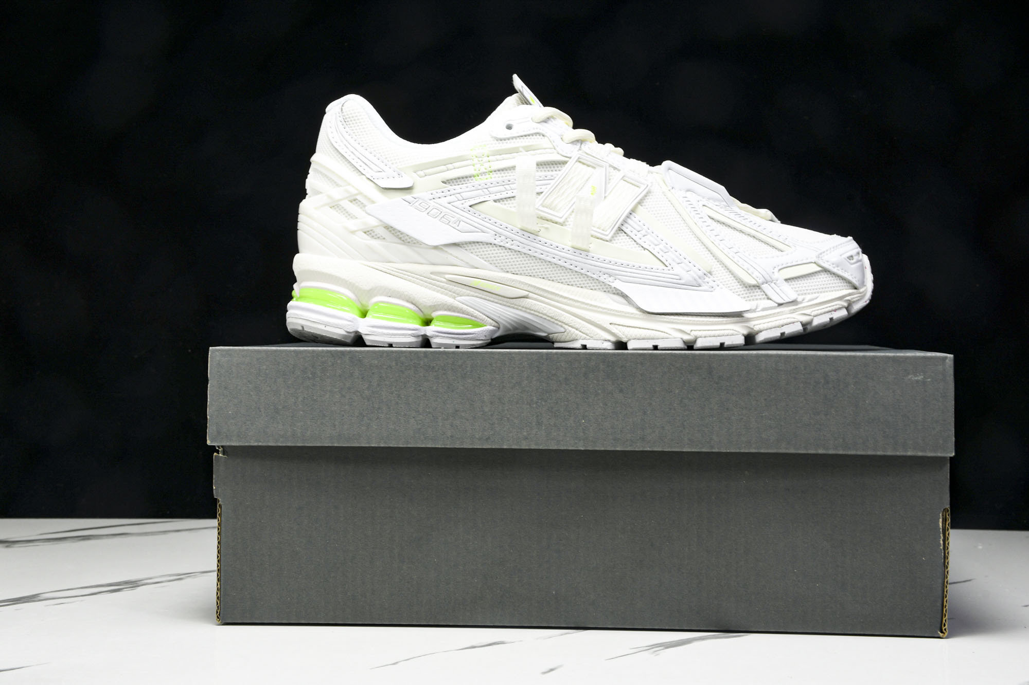 New Balance 1906系列复古老爹风休闲运动慢跑鞋 U1906AE #YZ010#鞋款灵感源自