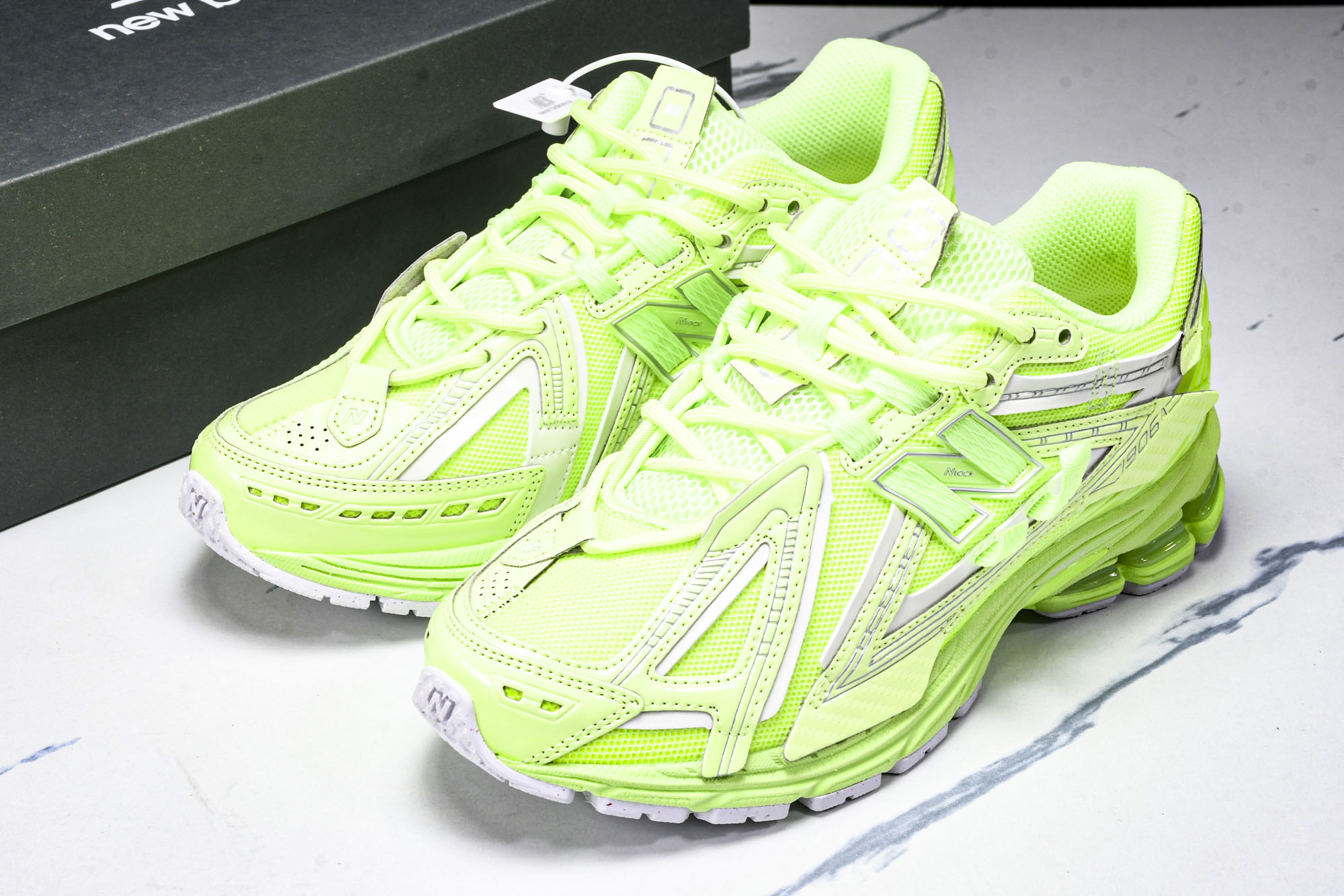 New Balance 1906系列复古老爹风休闲运动慢跑鞋 U1906AF #YZ010#鞋款灵感源自