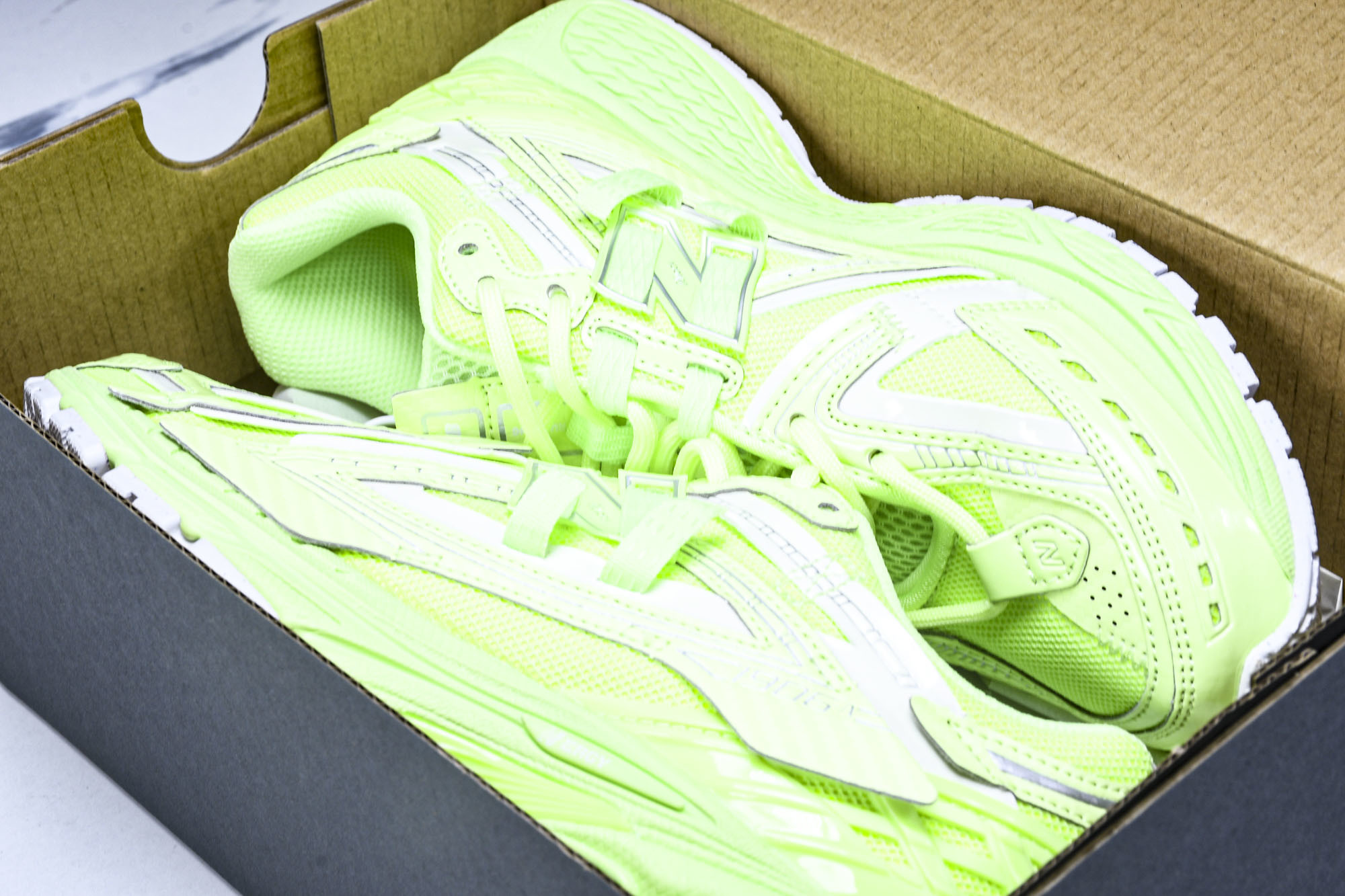 New Balance 1906系列复古老爹风休闲运动慢跑鞋 U1906AF #YZ010#鞋款灵感源自