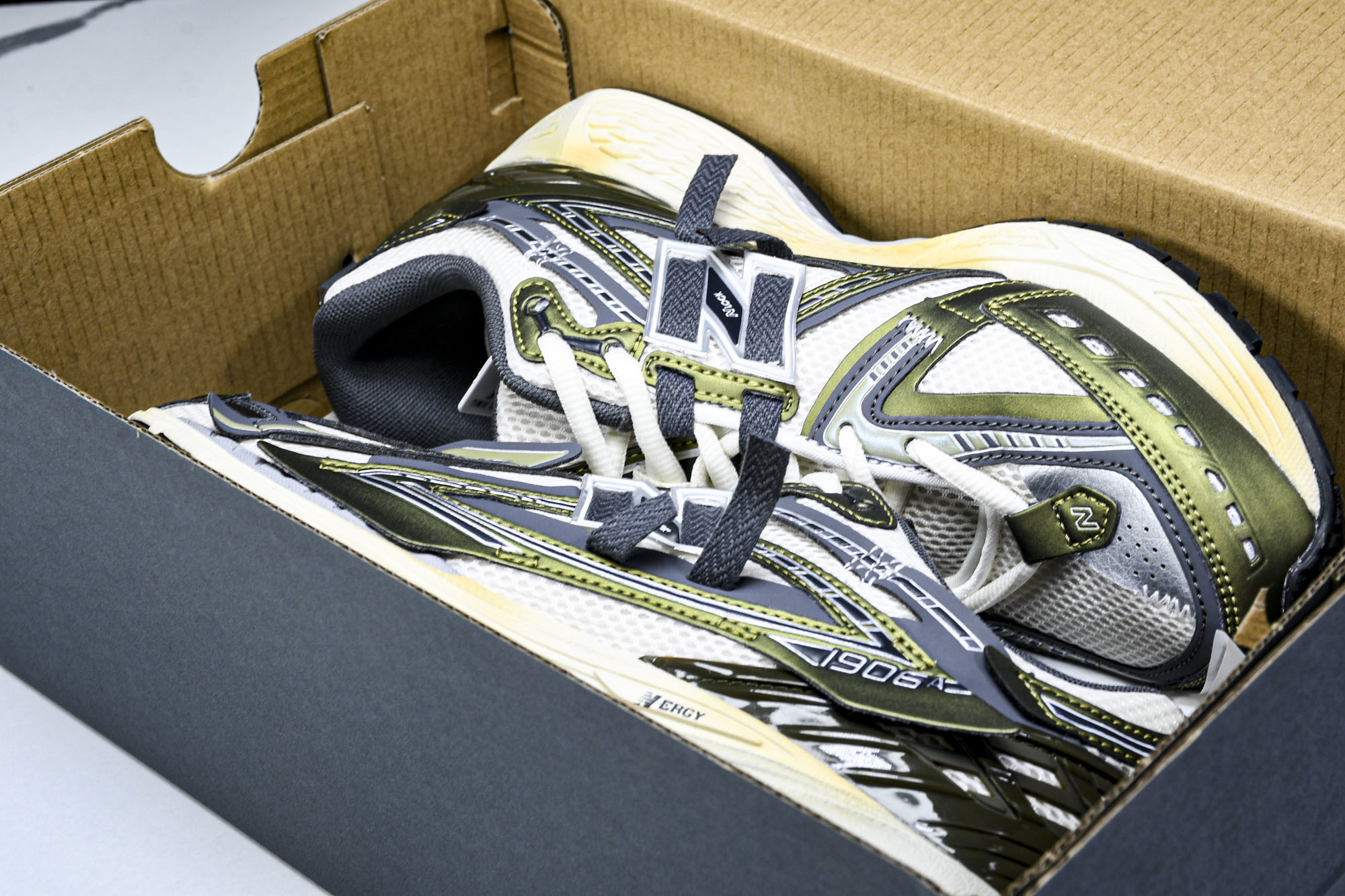 New Balance 1906系列复古老爹风休闲运动慢跑鞋 U1906ANC #YZ010#鞋款灵感源