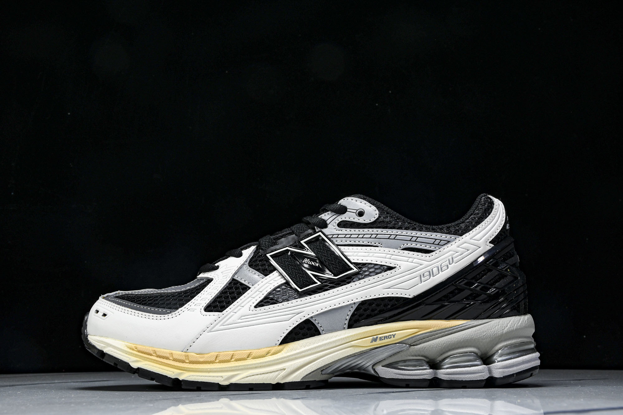 New Balance 1906系列复古老爹风休闲运动慢跑鞋 U1906NC #YZ010#鞋款灵感源自