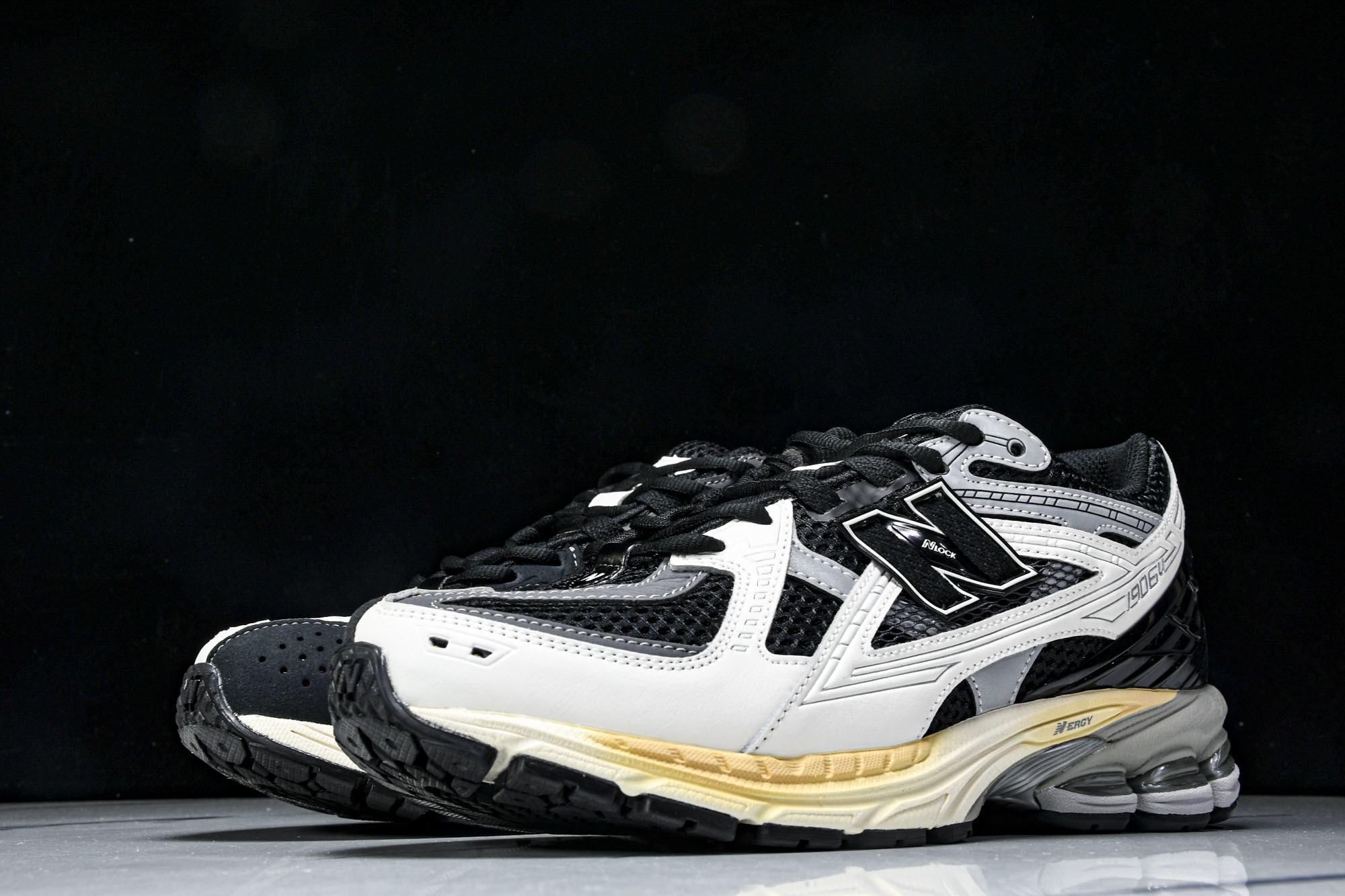 New Balance 1906系列复古老爹风休闲运动慢跑鞋 U1906NC #YZ010#鞋款灵感源自