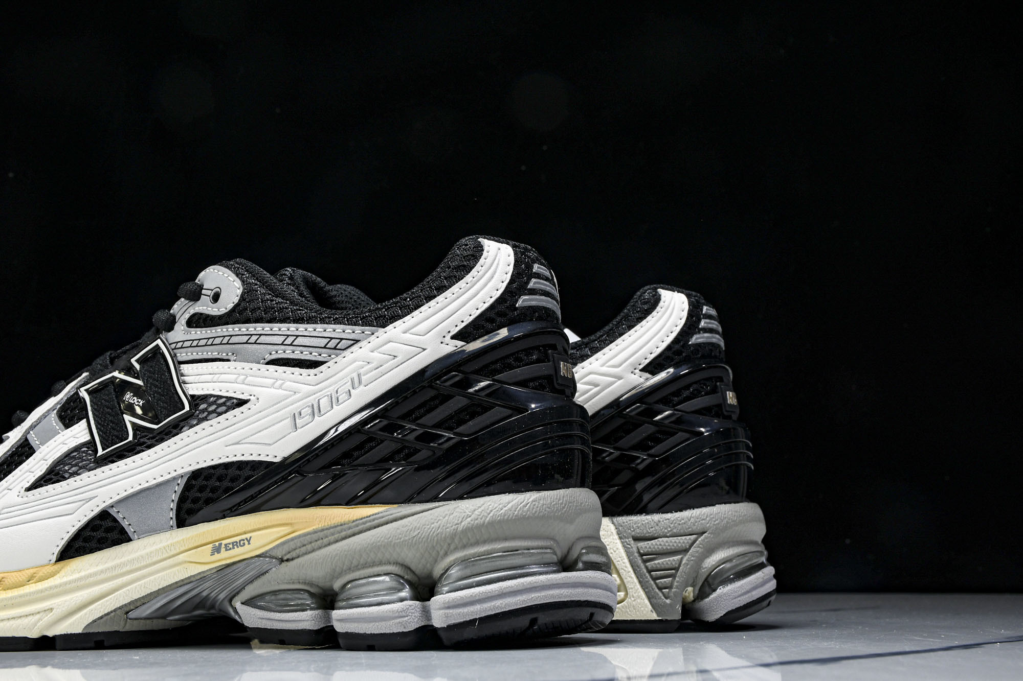 New Balance 1906系列复古老爹风休闲运动慢跑鞋 U1906NC #YZ010#鞋款灵感源自