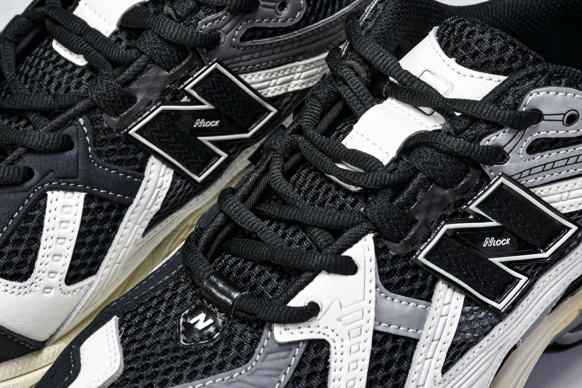 New Balance 1906系列复古老爹风休闲运动慢跑鞋 U1906NC #YZ010#鞋款灵感源自