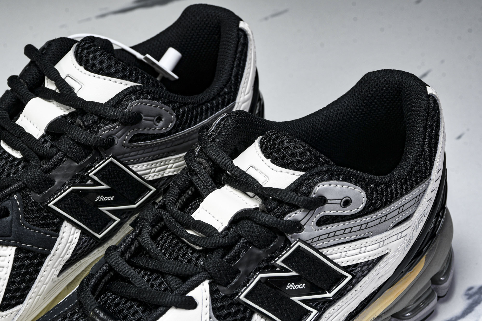 New Balance 1906系列复古老爹风休闲运动慢跑鞋 U1906NC #YZ010#鞋款灵感源自