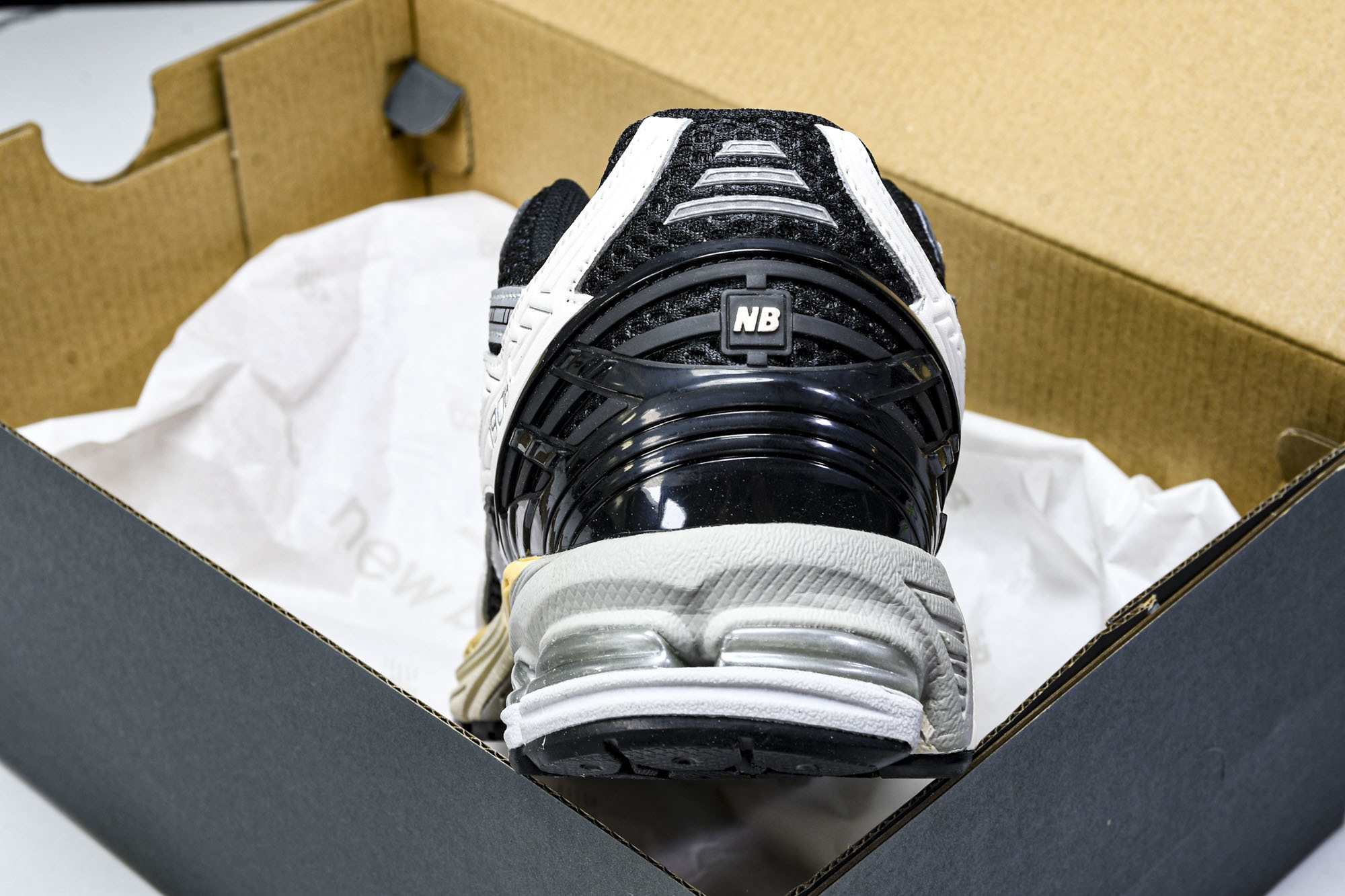 New Balance 1906系列复古老爹风休闲运动慢跑鞋 U1906NC #YZ010#鞋款灵感源自