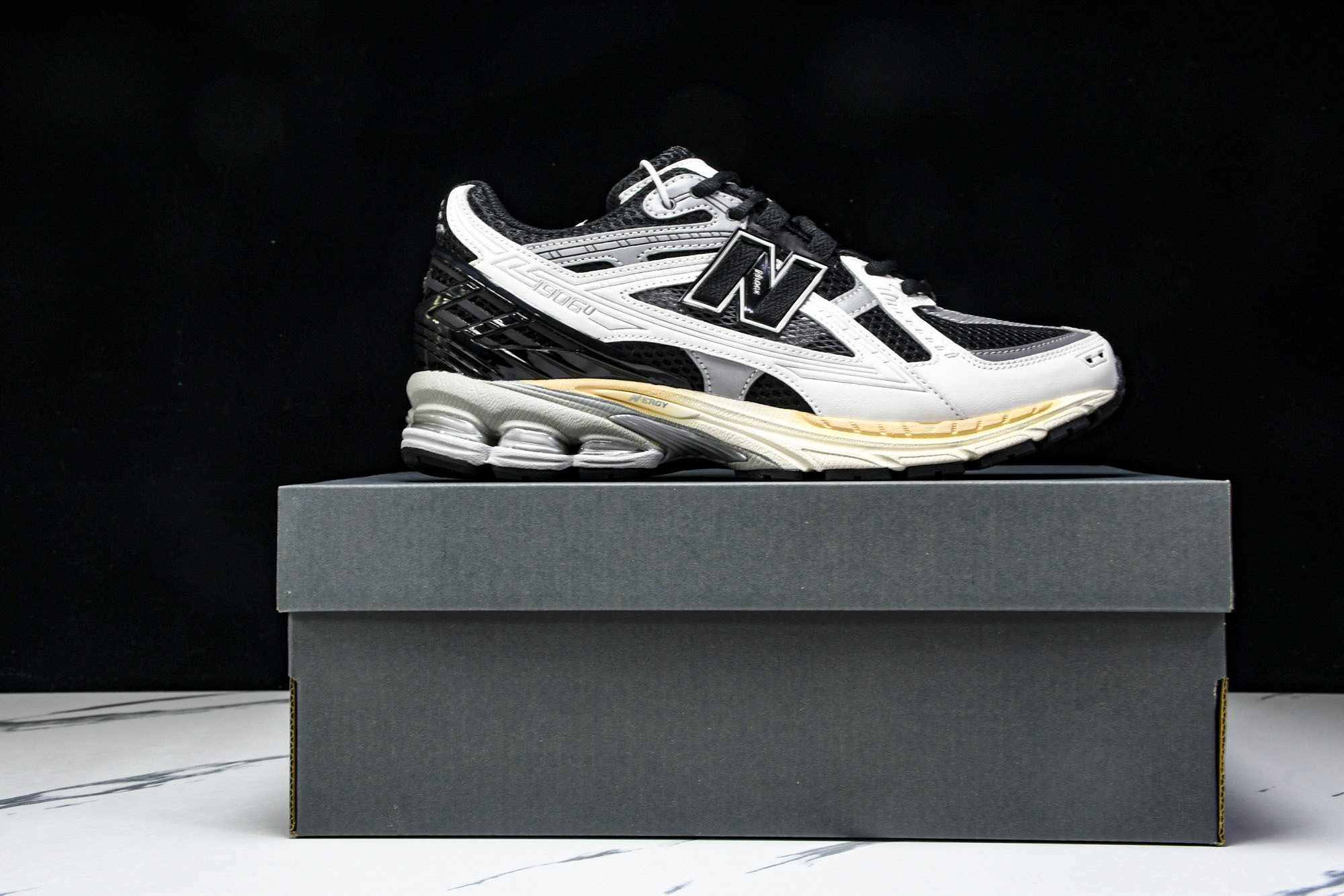New Balance 1906系列复古老爹风休闲运动慢跑鞋 U1906NC #YZ010#鞋款灵感源自