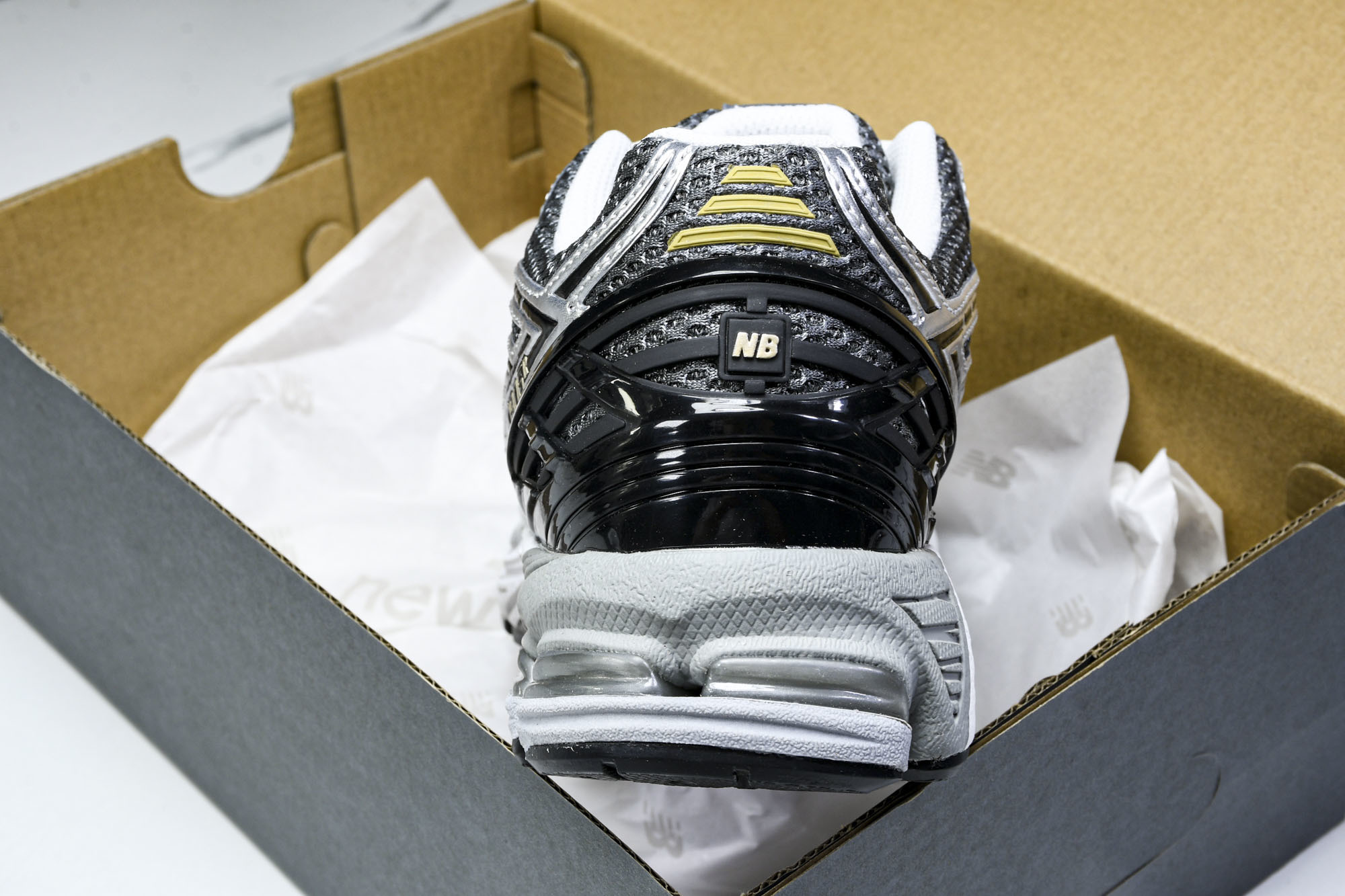 New Balance 1906系列复古老爹风休闲运动慢跑鞋 U1906RCG #YZ010#鞋款灵感源