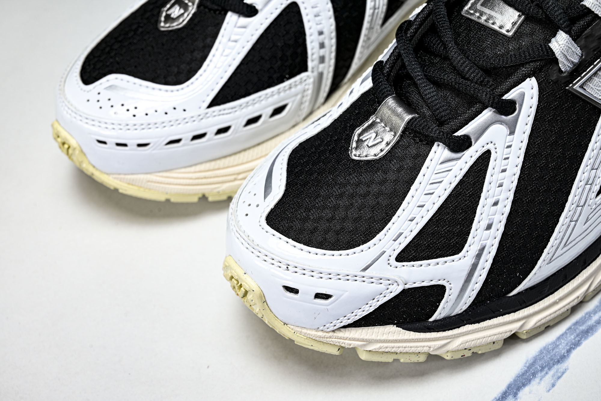 New Balance 1906系列复古老爹风休闲运动慢跑鞋 U1906RCI #YZ010#鞋款灵感源