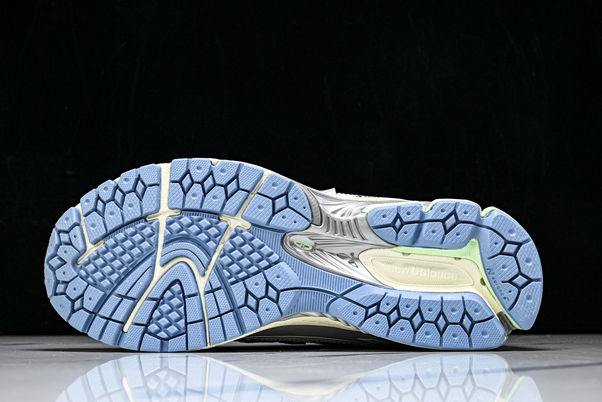 New Balance 1906系列复古老爹风休闲运动慢跑鞋 U1906RCR #YZ010#鞋款灵感源