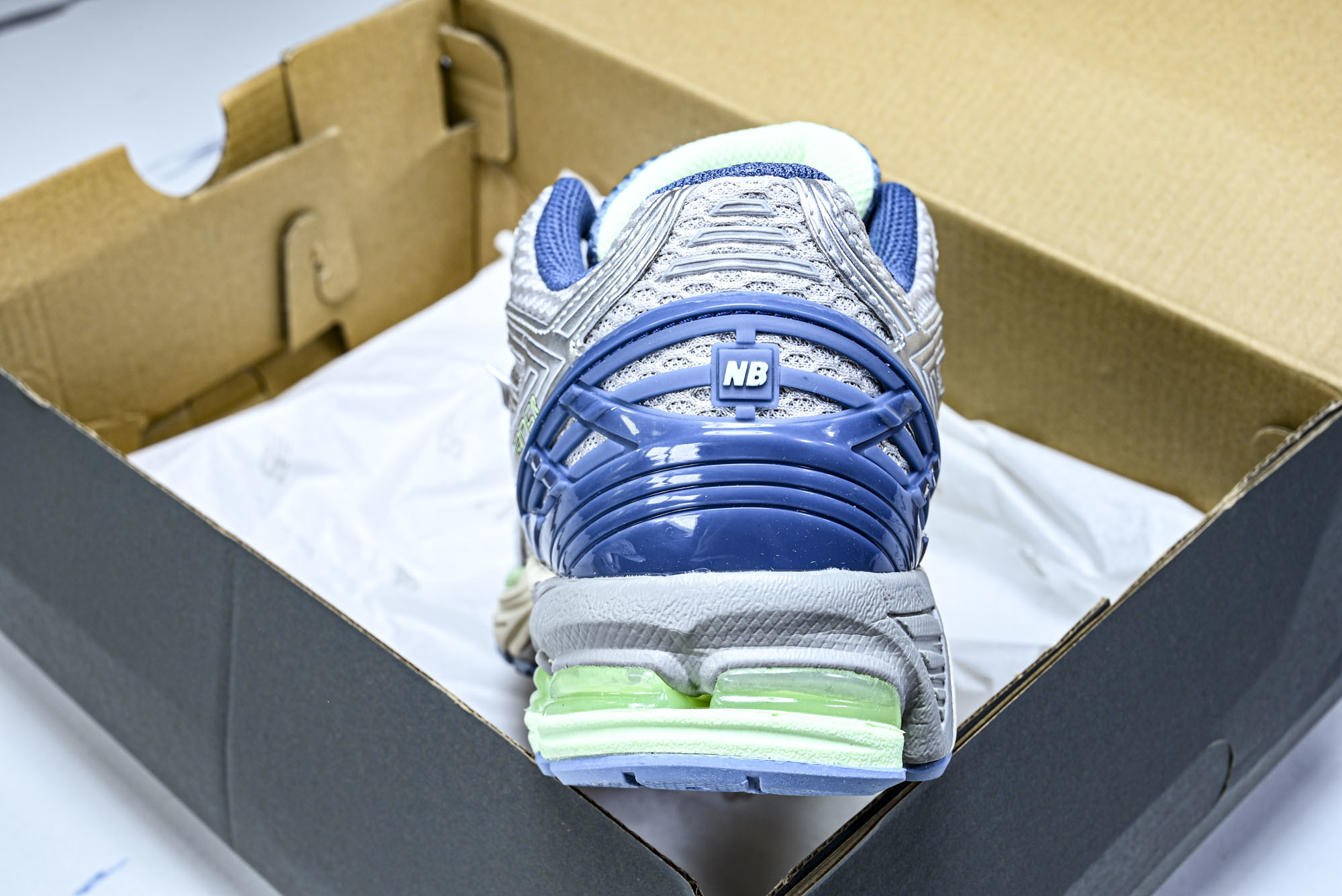 New Balance 1906系列复古老爹风休闲运动慢跑鞋 U1906RCR #YZ010#鞋款灵感源