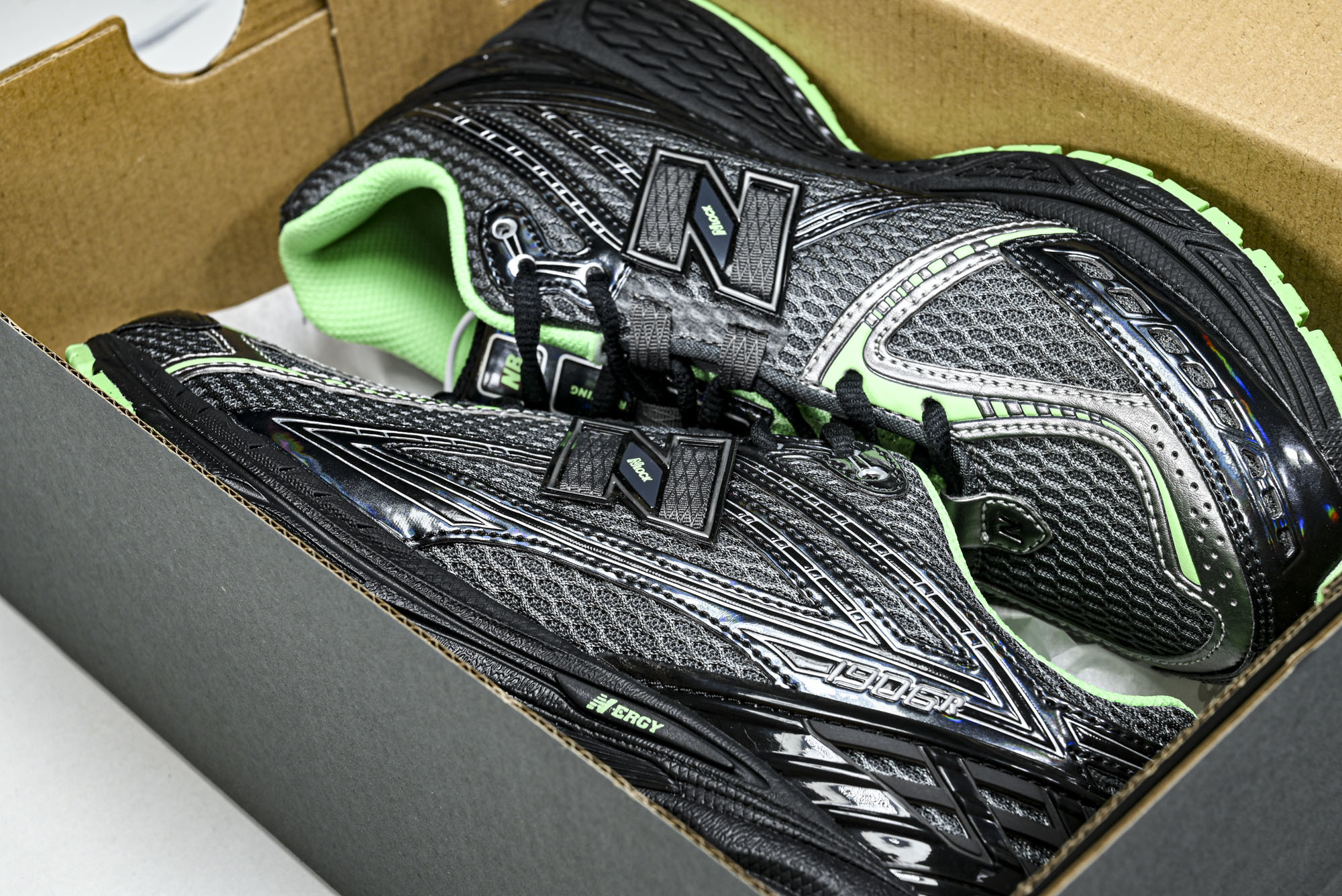 New Balance 1906系列复古老爹风休闲运动慢跑鞋 U1906RCT #YZ010#鞋款灵感源