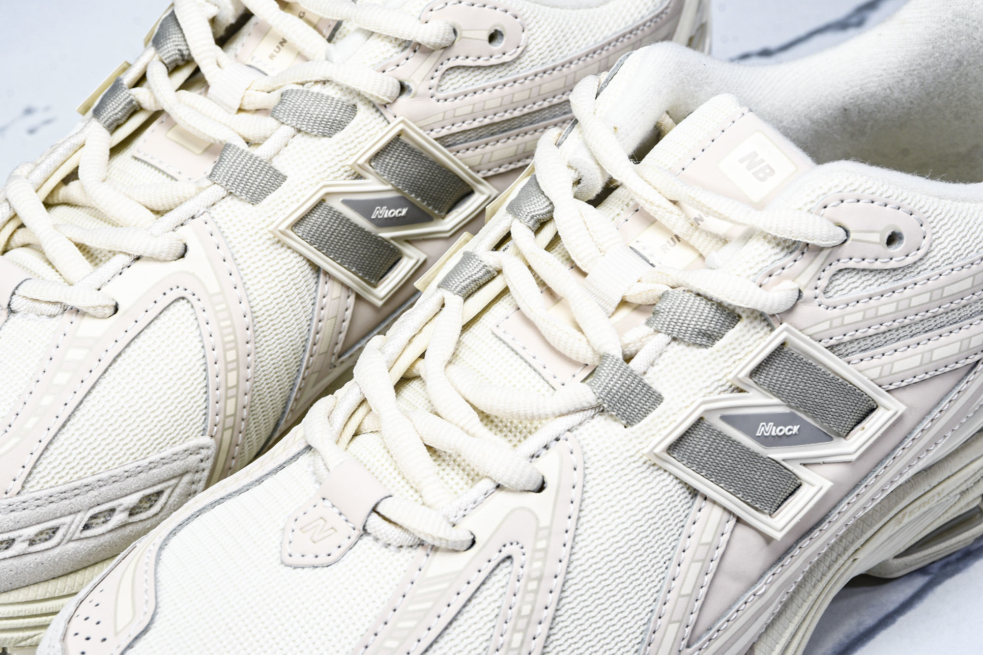 New Balance 1906系列复古老爹风休闲运动慢跑鞋 U1906RLI #YZ01036 36.