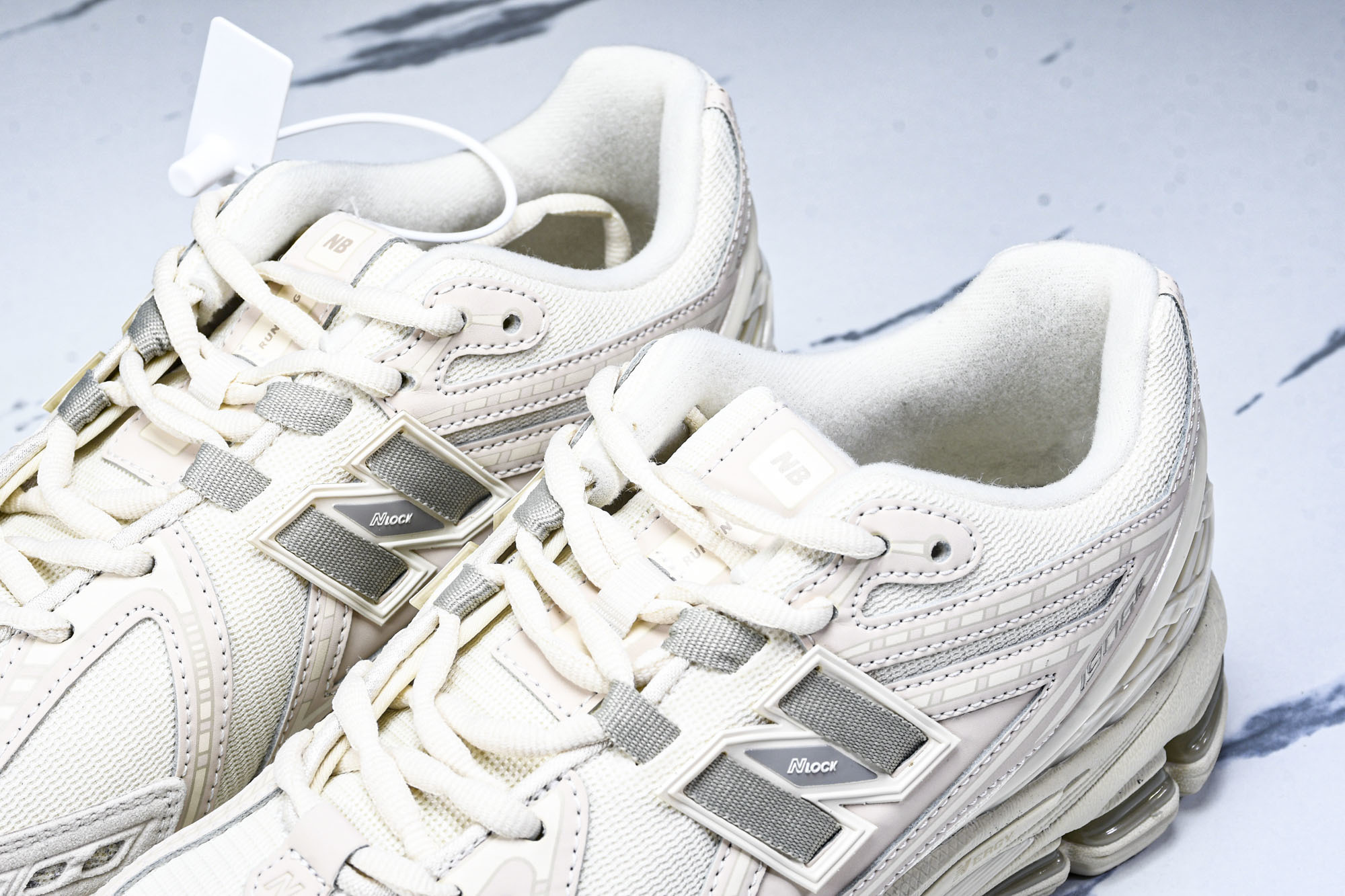 New Balance 1906系列复古老爹风休闲运动慢跑鞋 U1906RLI #YZ01036 36.