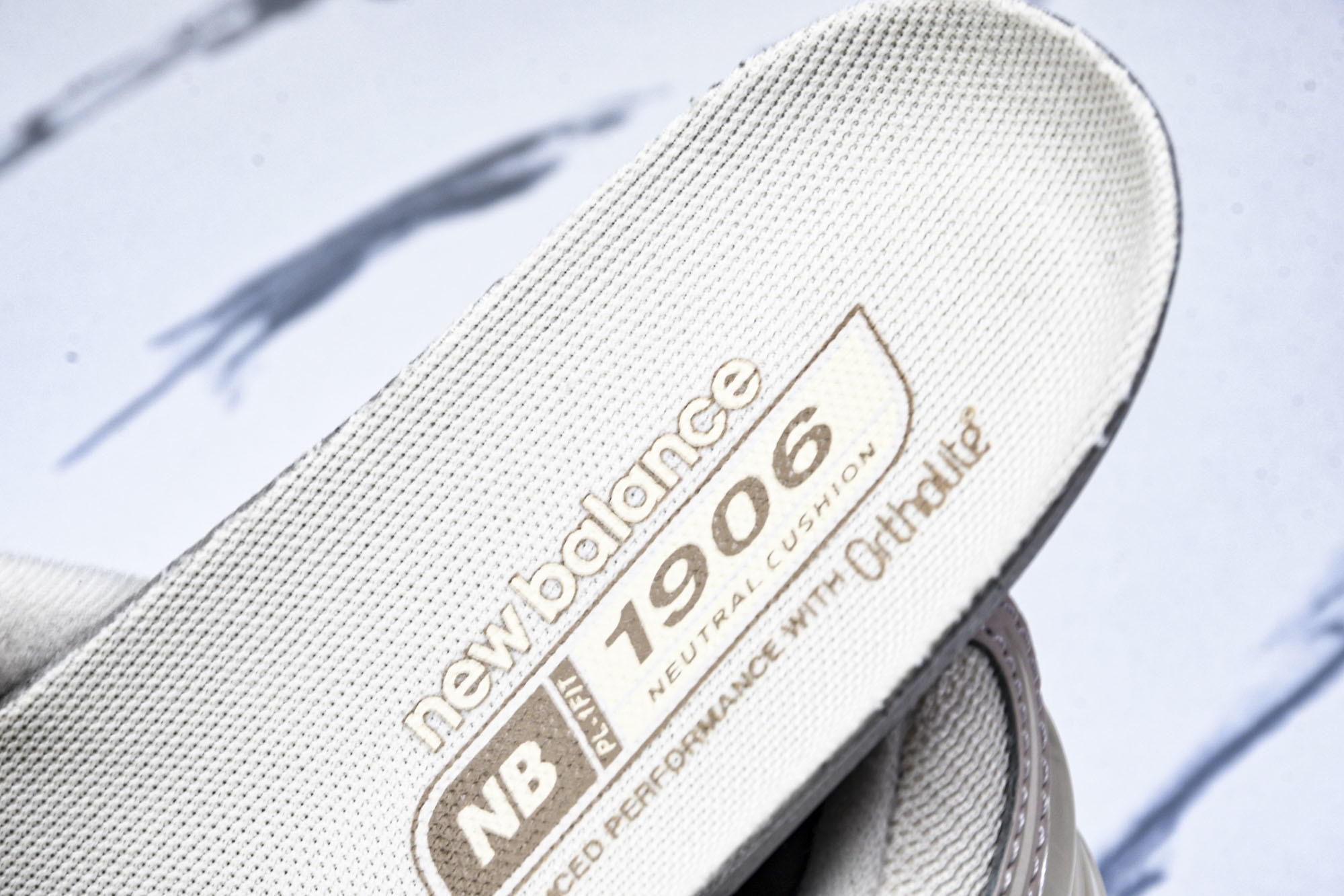 New Balance 1906系列复古老爹风休闲运动慢跑鞋 U1906RLI #YZ01036 36.