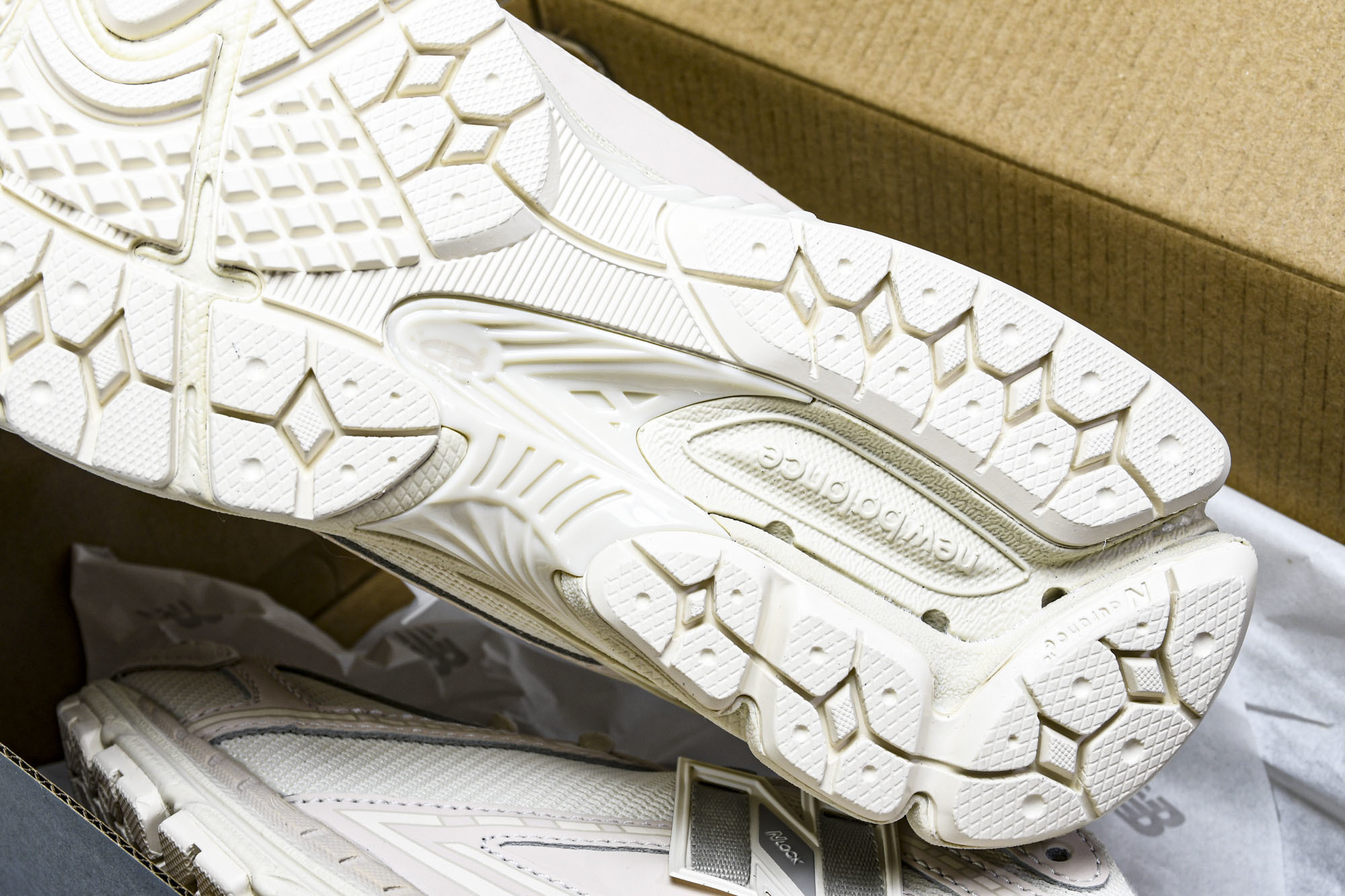 New Balance 1906系列复古老爹风休闲运动慢跑鞋 U1906RLI #YZ01036 36.