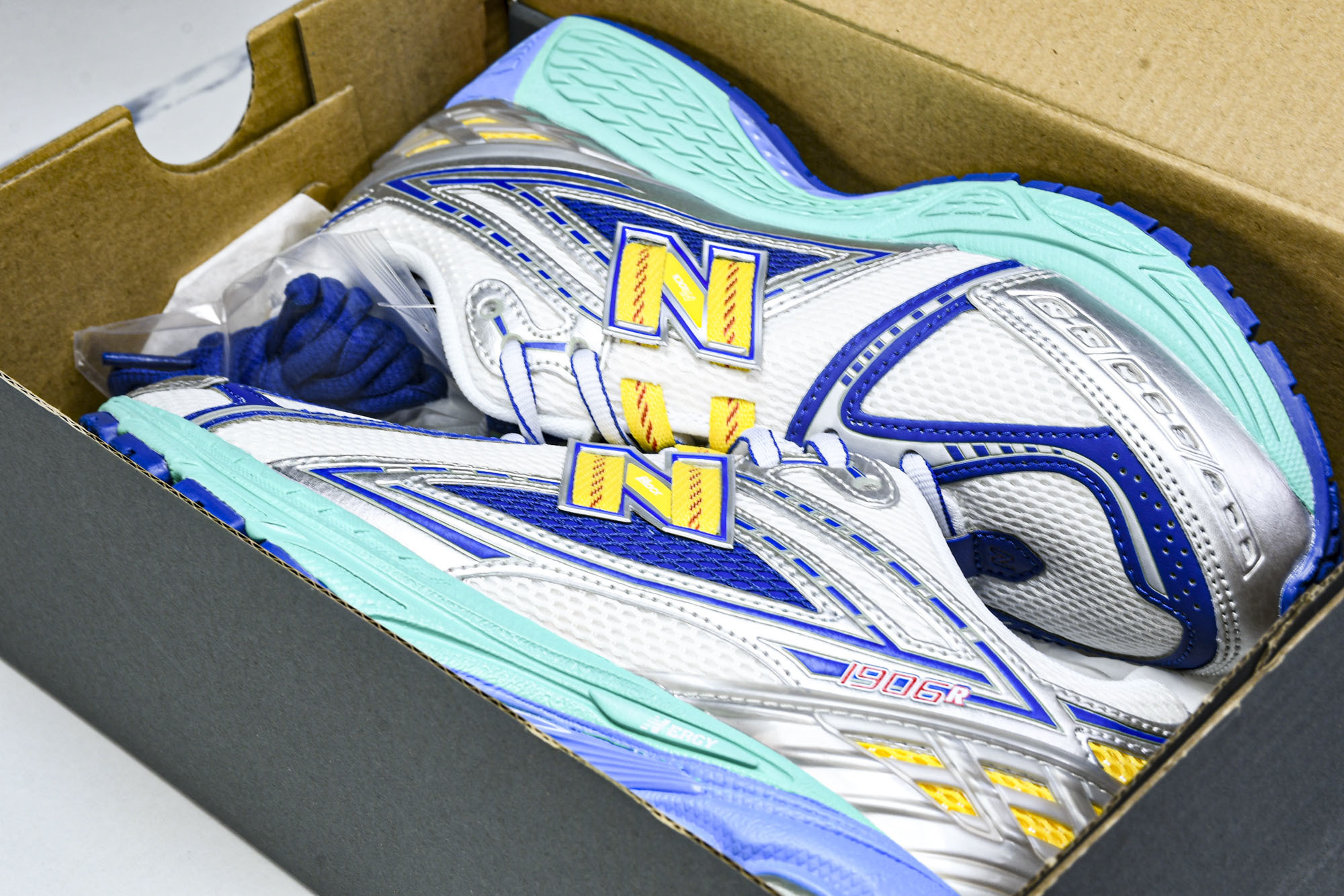 New Balance 1906系列复古老爹风休闲运动慢跑鞋 U1906RMS #YZ010#鞋款灵感源