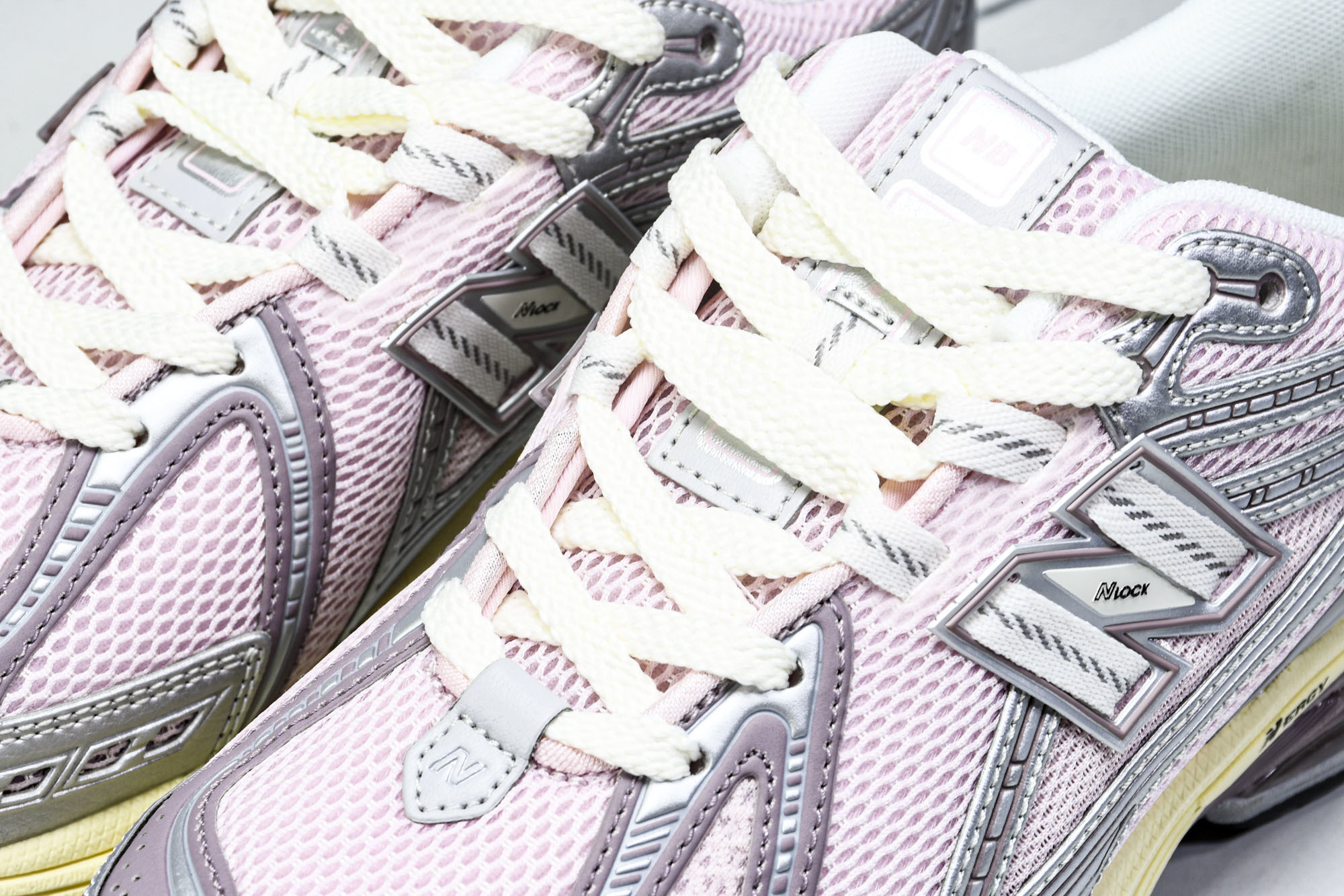 New Balance 1906系列复古老爹风休闲运动慢跑鞋 U1906RNF #YZ010#鞋款灵感源