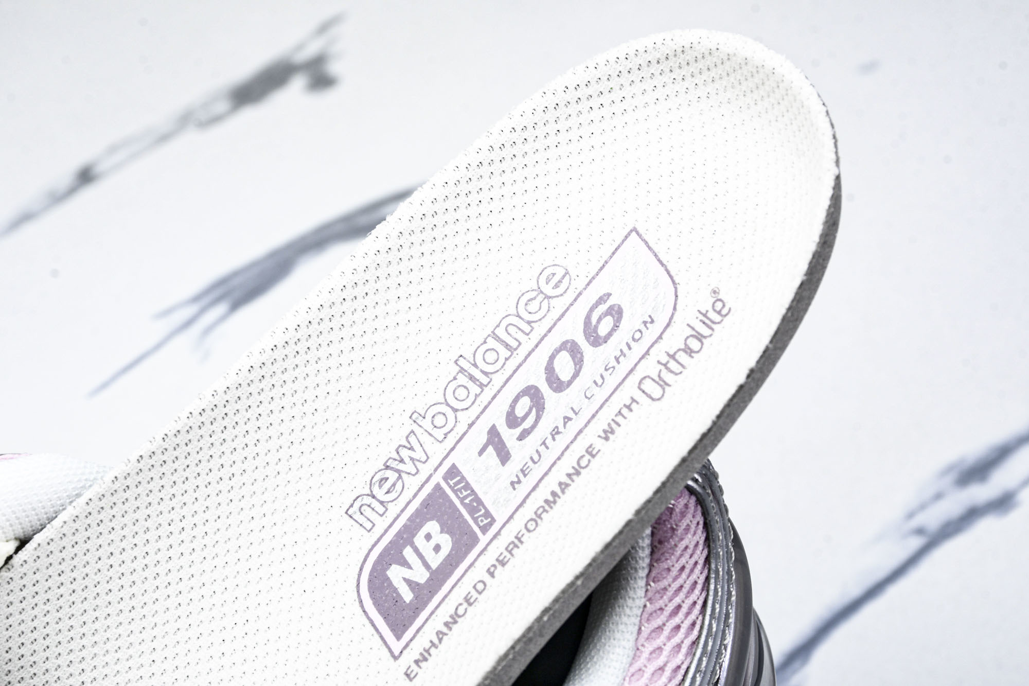 New Balance 1906系列复古老爹风休闲运动慢跑鞋 U1906RNF #YZ010#鞋款灵感源