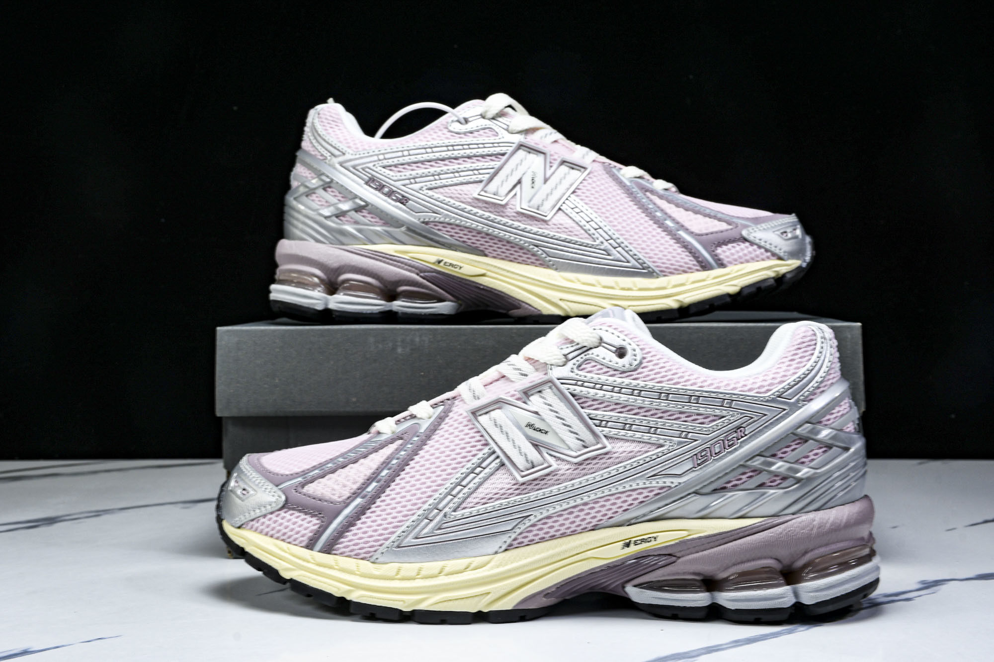 New Balance 1906系列复古老爹风休闲运动慢跑鞋 U1906RNF #YZ010#鞋款灵感源