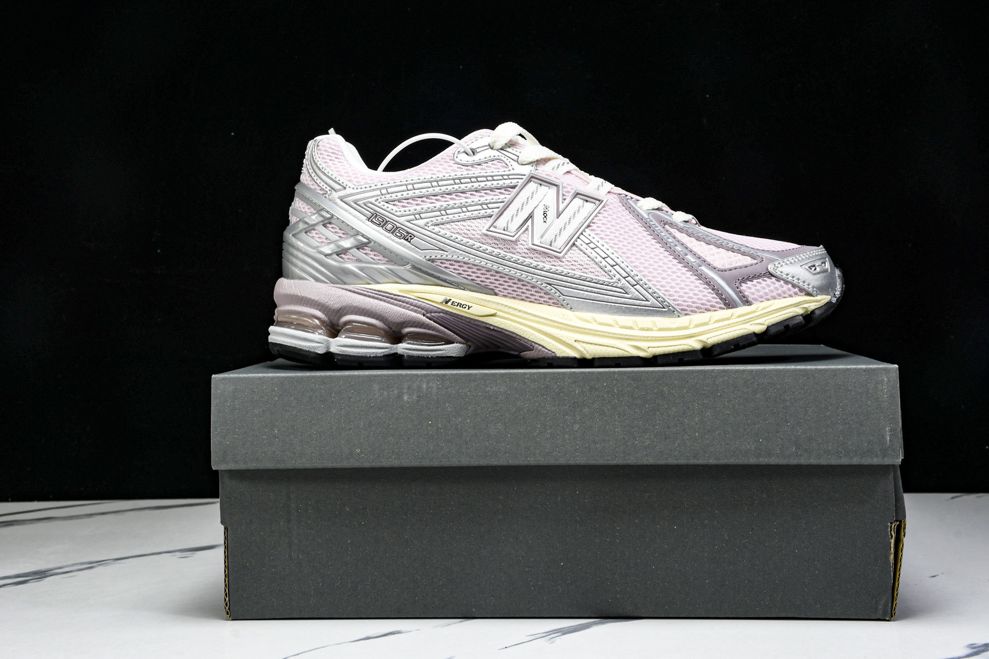 New Balance 1906系列复古老爹风休闲运动慢跑鞋 U1906RNF #YZ010#鞋款灵感源
