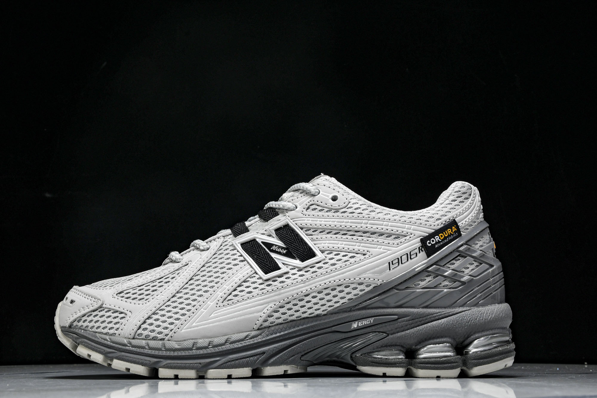 New Balance 1906系列复古老爹风休闲运动慢跑鞋 U1906ROA #YZ010#鞋款灵感源