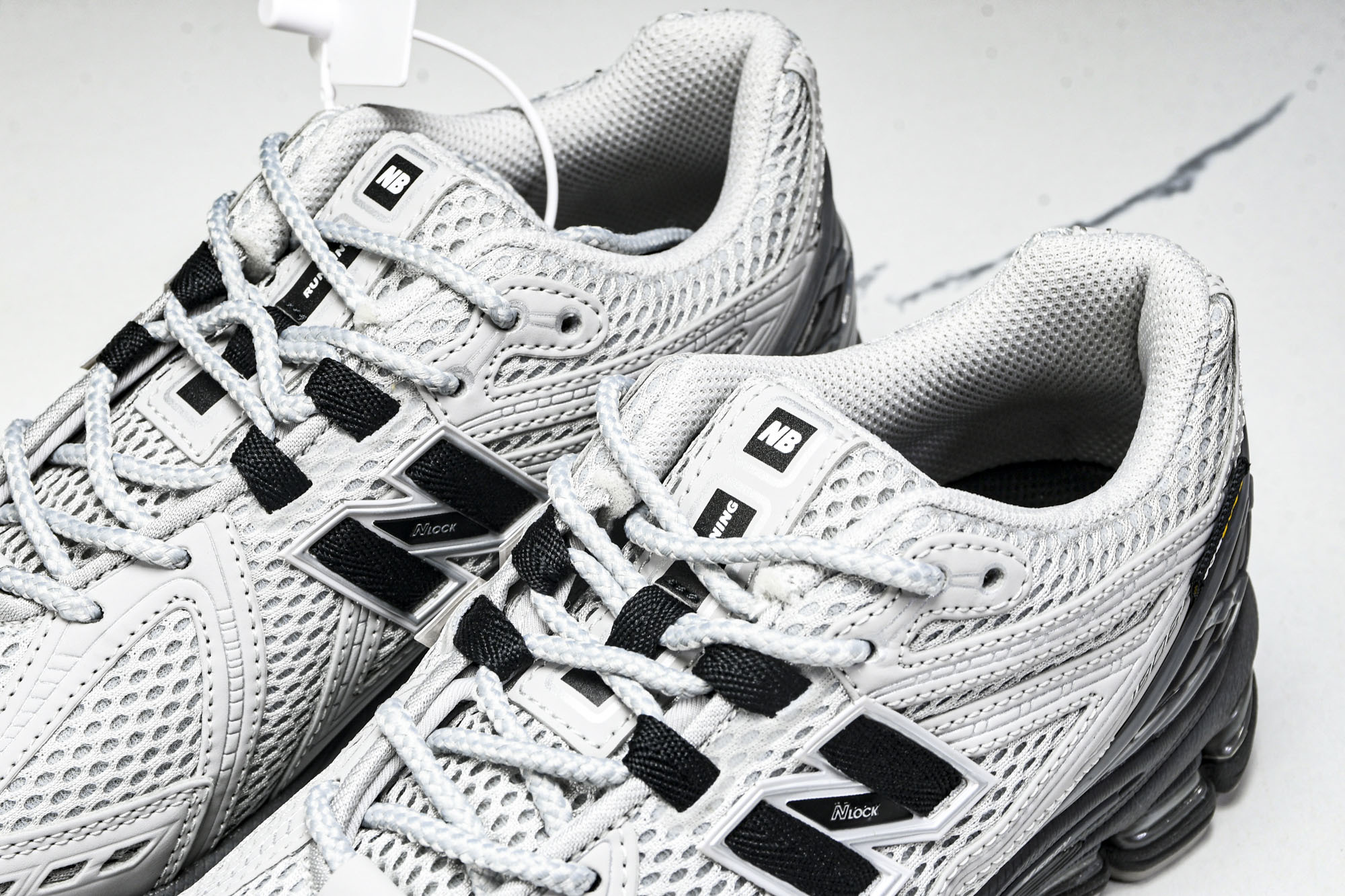 New Balance 1906系列复古老爹风休闲运动慢跑鞋 U1906ROA #YZ010#鞋款灵感源