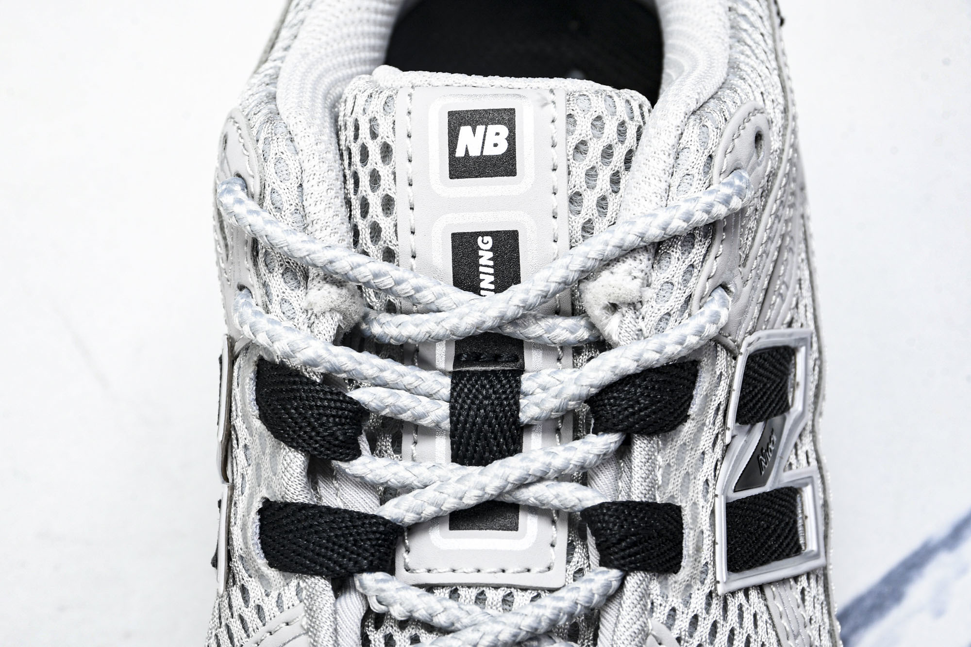 New Balance 1906系列复古老爹风休闲运动慢跑鞋 U1906ROA #YZ010#鞋款灵感源