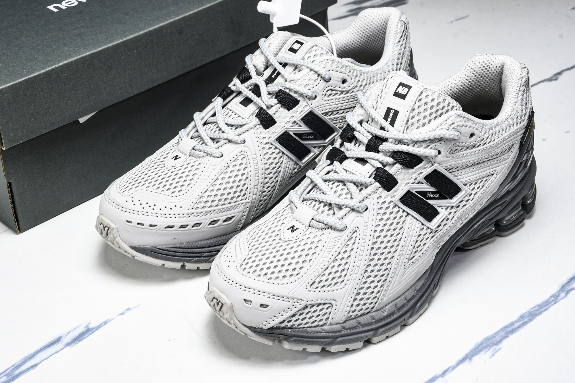New Balance 1906系列复古老爹风休闲运动慢跑鞋 U1906ROA #YZ010#鞋款灵感源