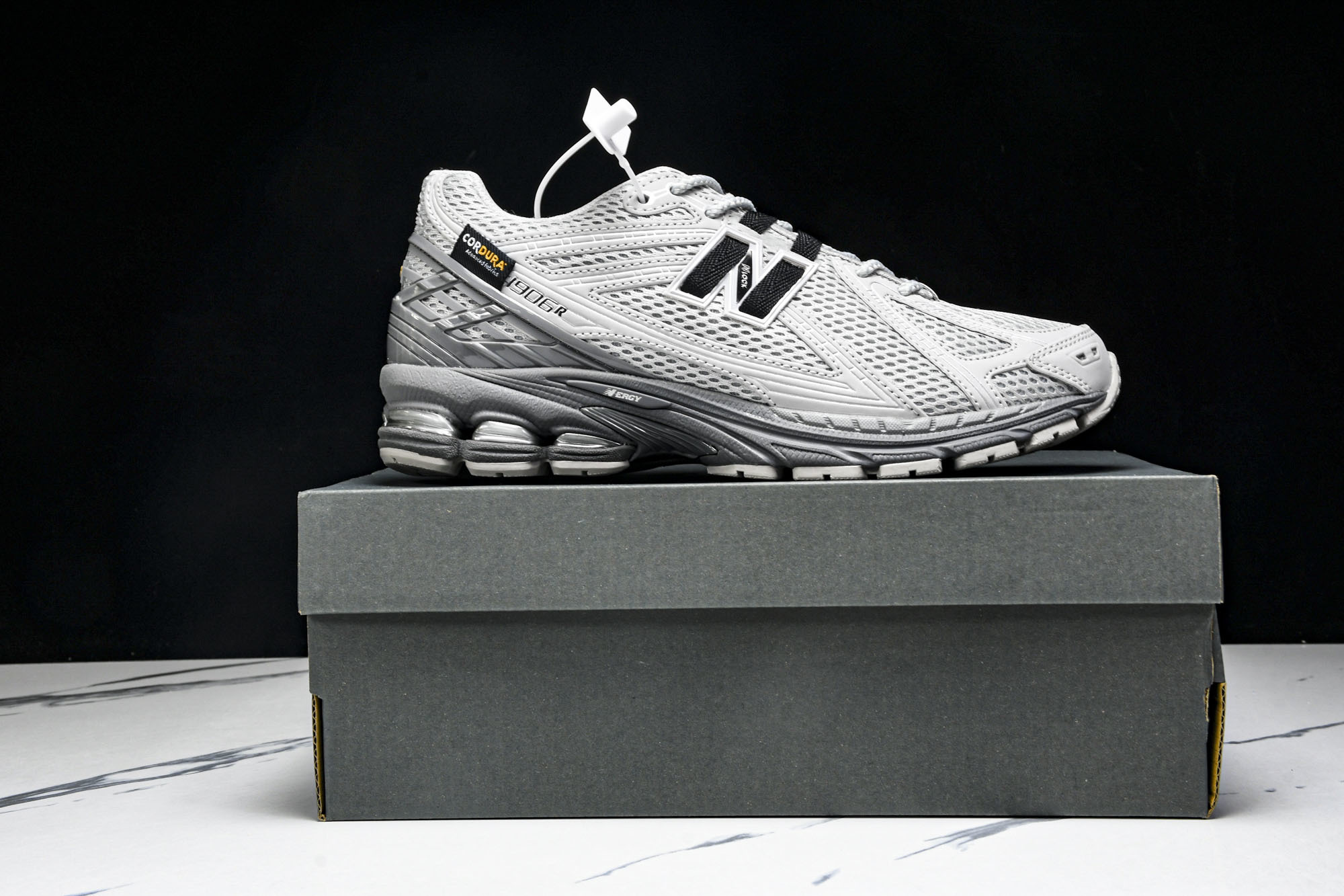 New Balance 1906系列复古老爹风休闲运动慢跑鞋 U1906ROA #YZ010#鞋款灵感源