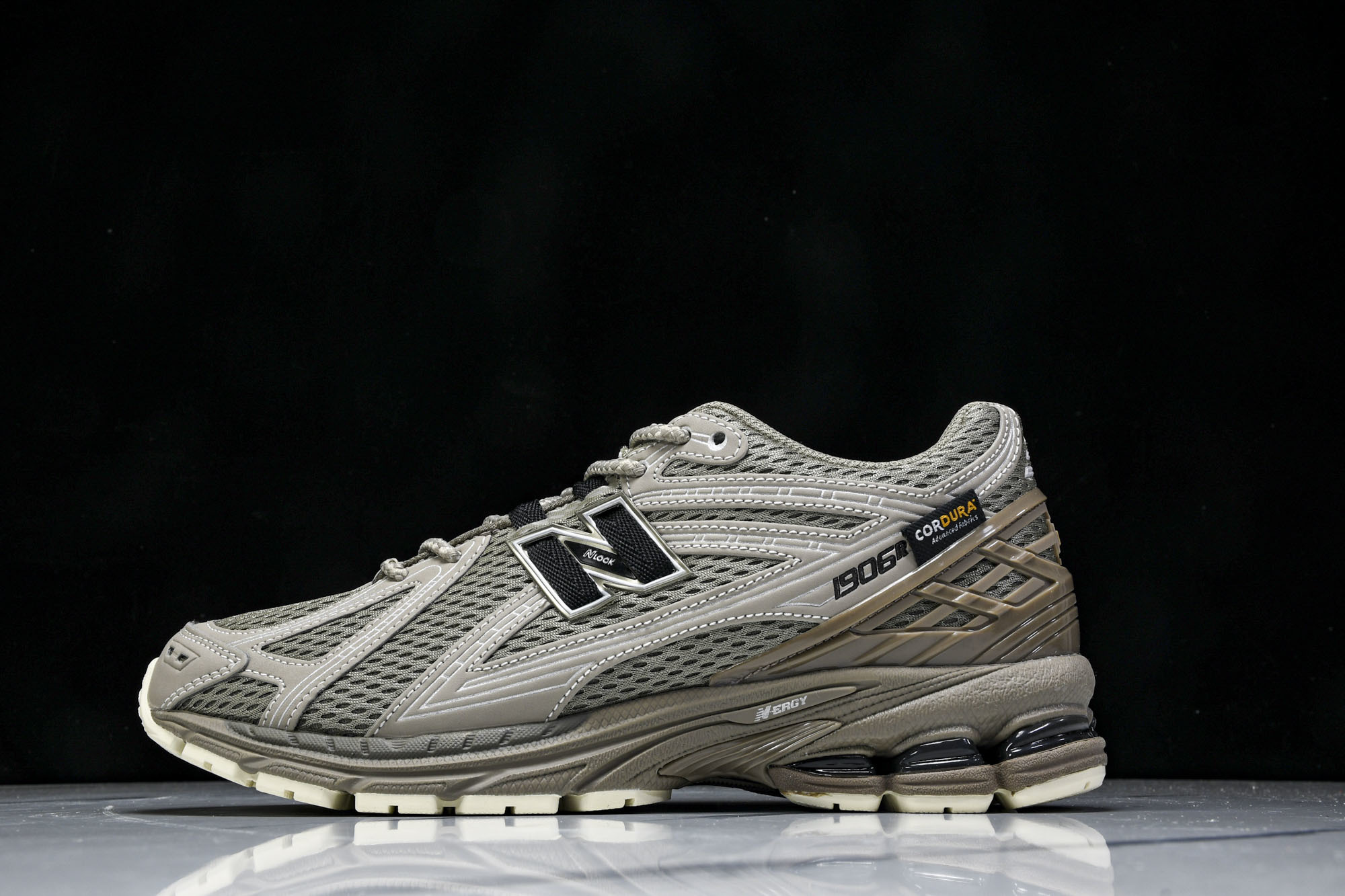 New Balance 1906系列复古老爹风休闲运动慢跑鞋 U1906ROB #YZ010#鞋款灵感源