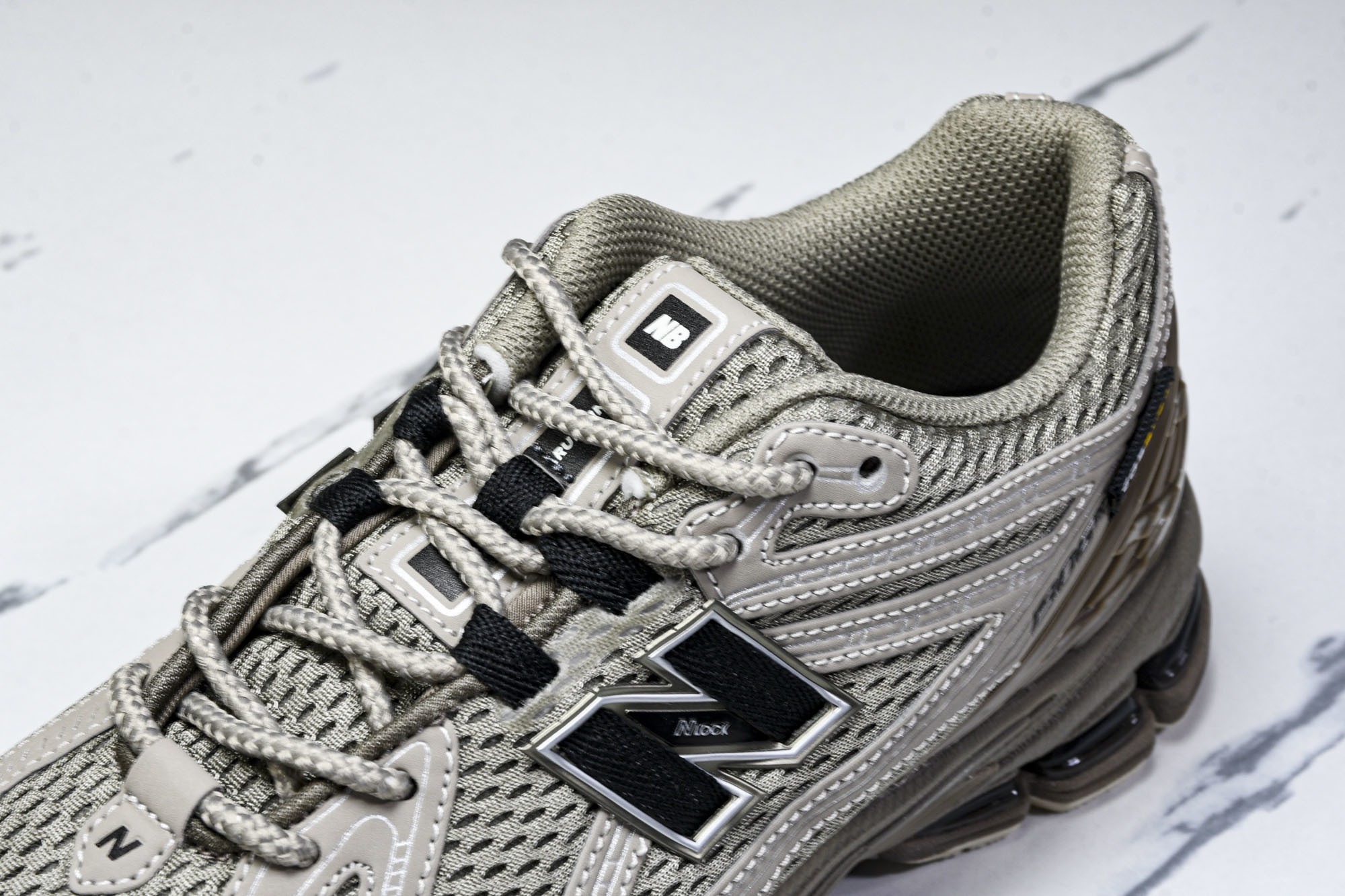 New Balance 1906系列复古老爹风休闲运动慢跑鞋 U1906ROB #YZ010#鞋款灵感源