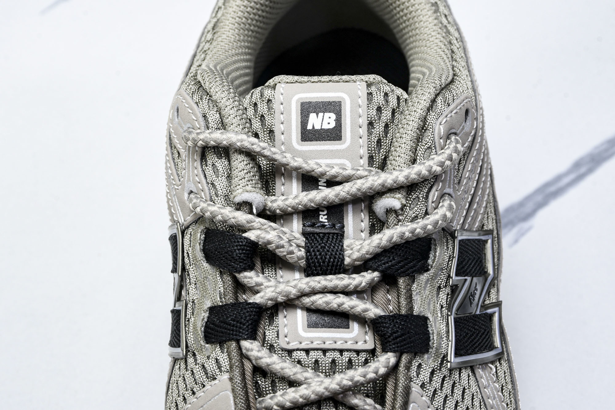 New Balance 1906系列复古老爹风休闲运动慢跑鞋 U1906ROB #YZ010#鞋款灵感源