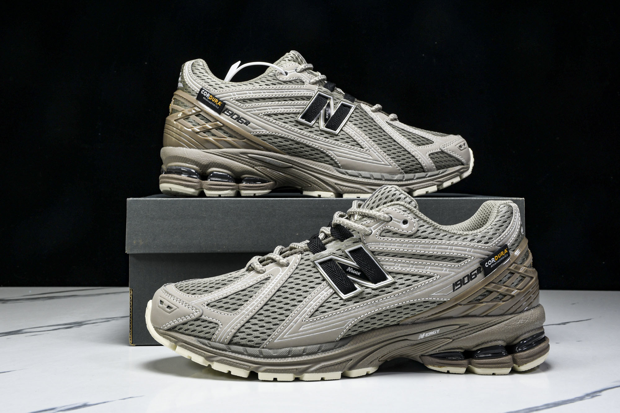 New Balance 1906系列复古老爹风休闲运动慢跑鞋 U1906ROB #YZ010#鞋款灵感源