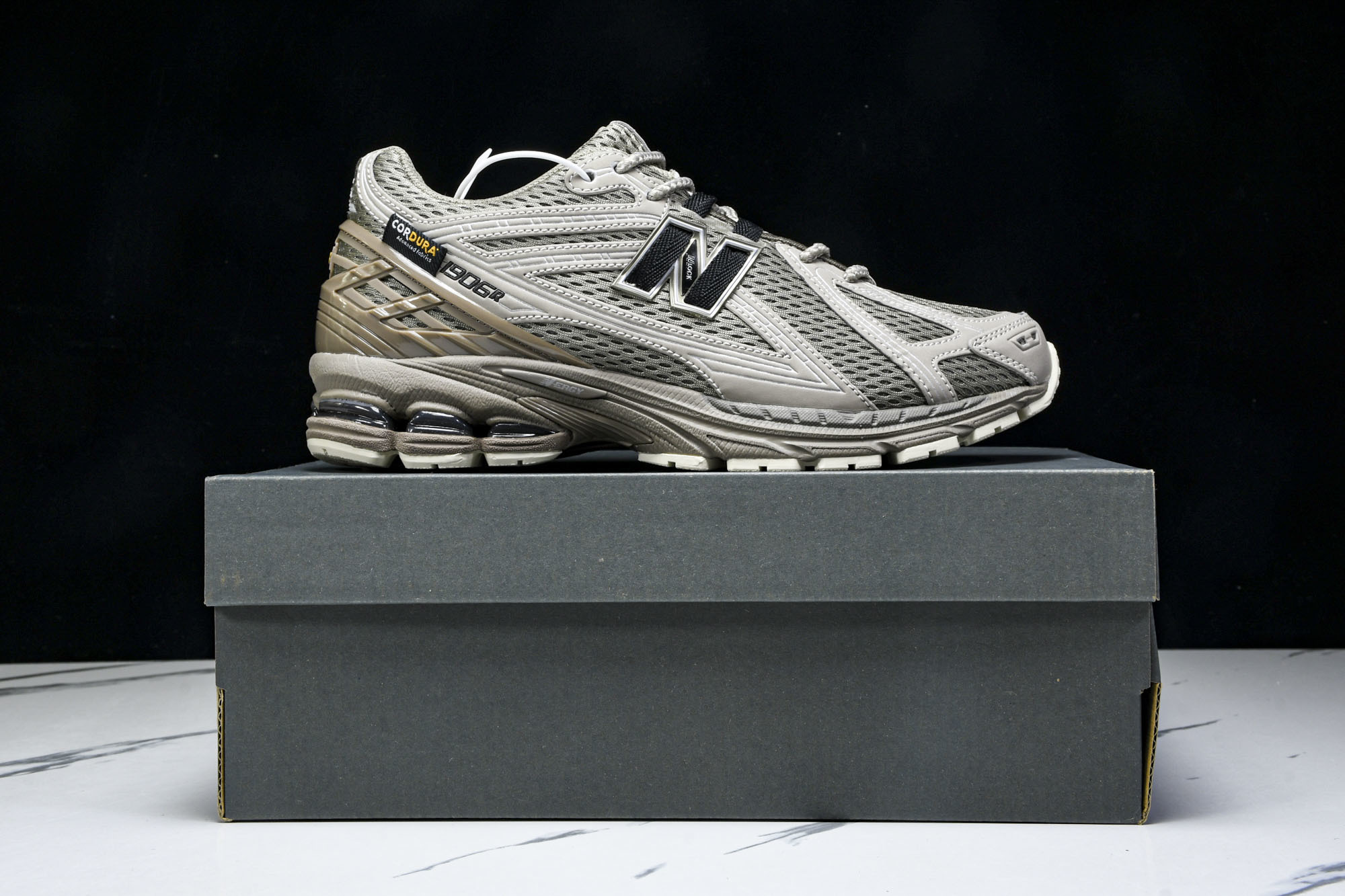New Balance 1906系列复古老爹风休闲运动慢跑鞋 U1906ROB #YZ010#鞋款灵感源