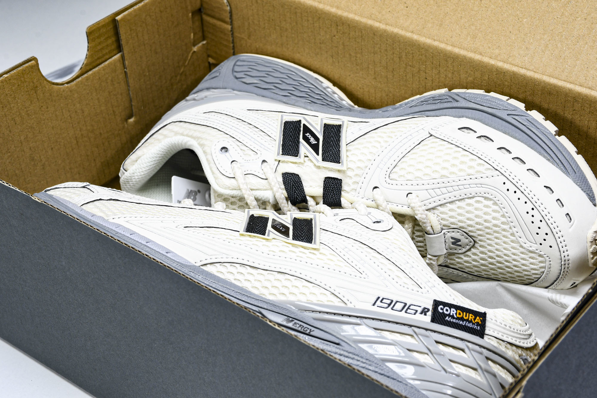 New Balance 1906系列复古老爹风休闲运动慢跑鞋 U1906ROC #YZ010#鞋款灵感源