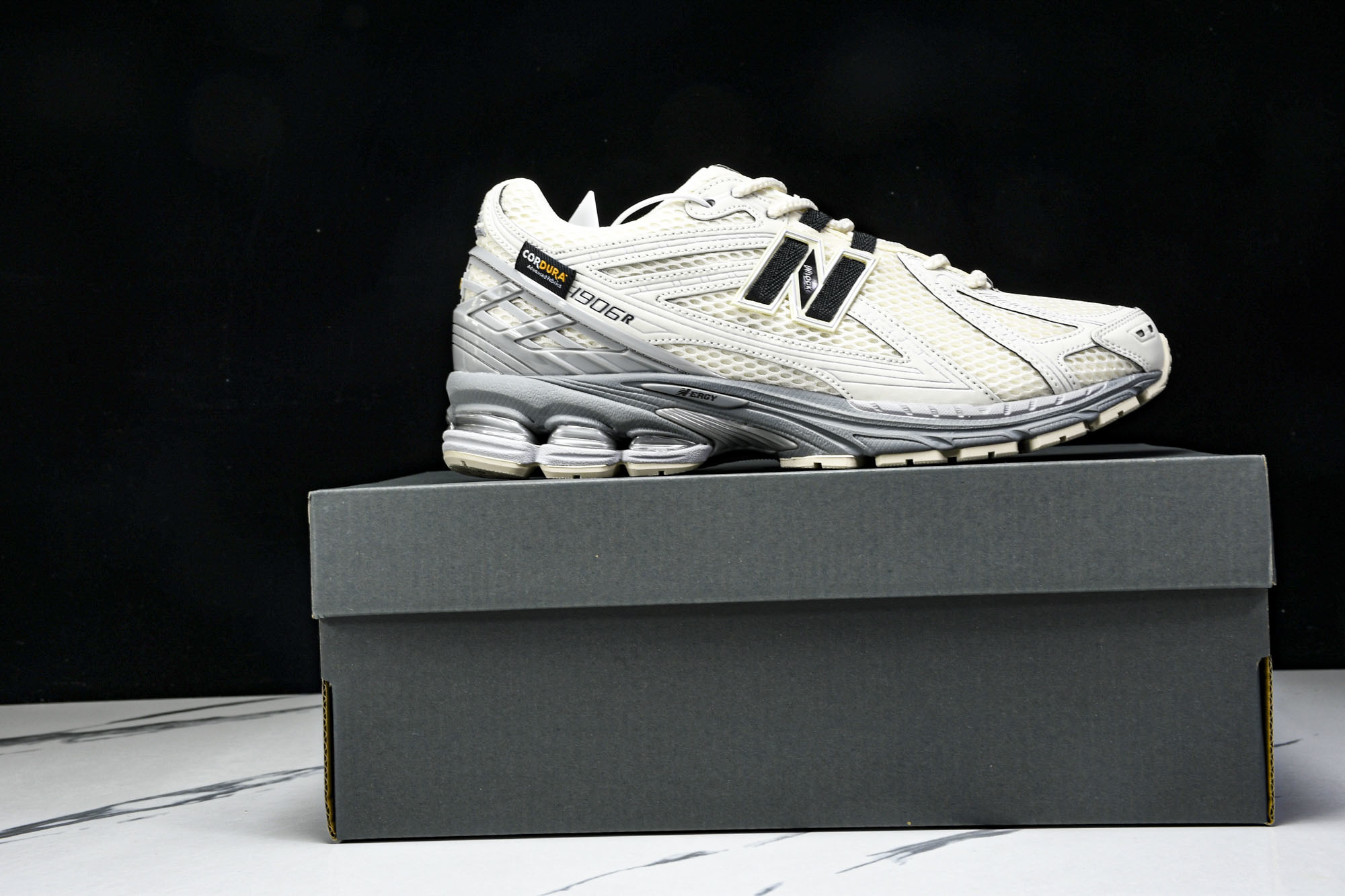 New Balance 1906系列复古老爹风休闲运动慢跑鞋 U1906ROC #YZ010#鞋款灵感源