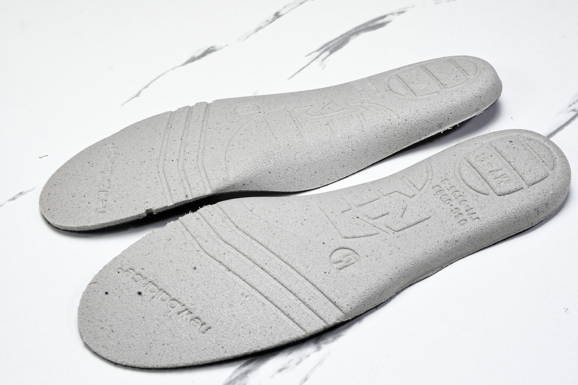 New Balance 1906系列复古老爹风休闲运动慢跑鞋 U1906RWF #YZ010#鞋款灵感源