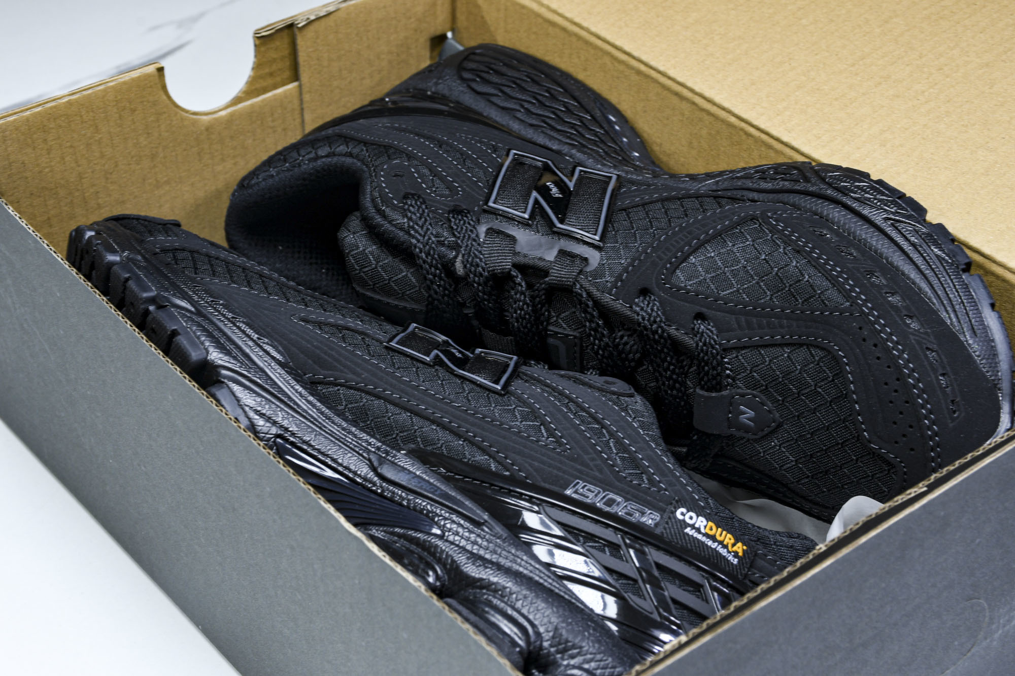 New Balance 1906系列复古老爹风休闲运动慢跑鞋 U1906RWF #YZ010#鞋款灵感源